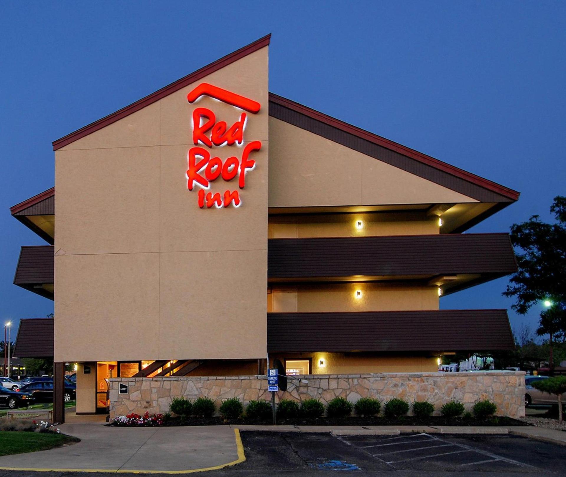 Red Roof Inn Akron photo 7