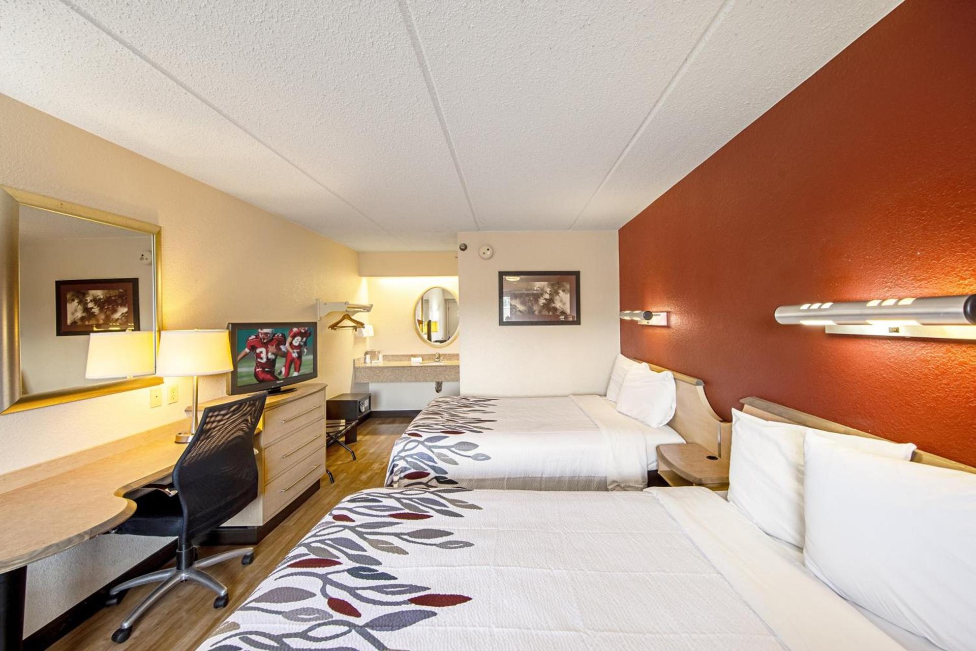 Red Roof Inn Akron photo 14
