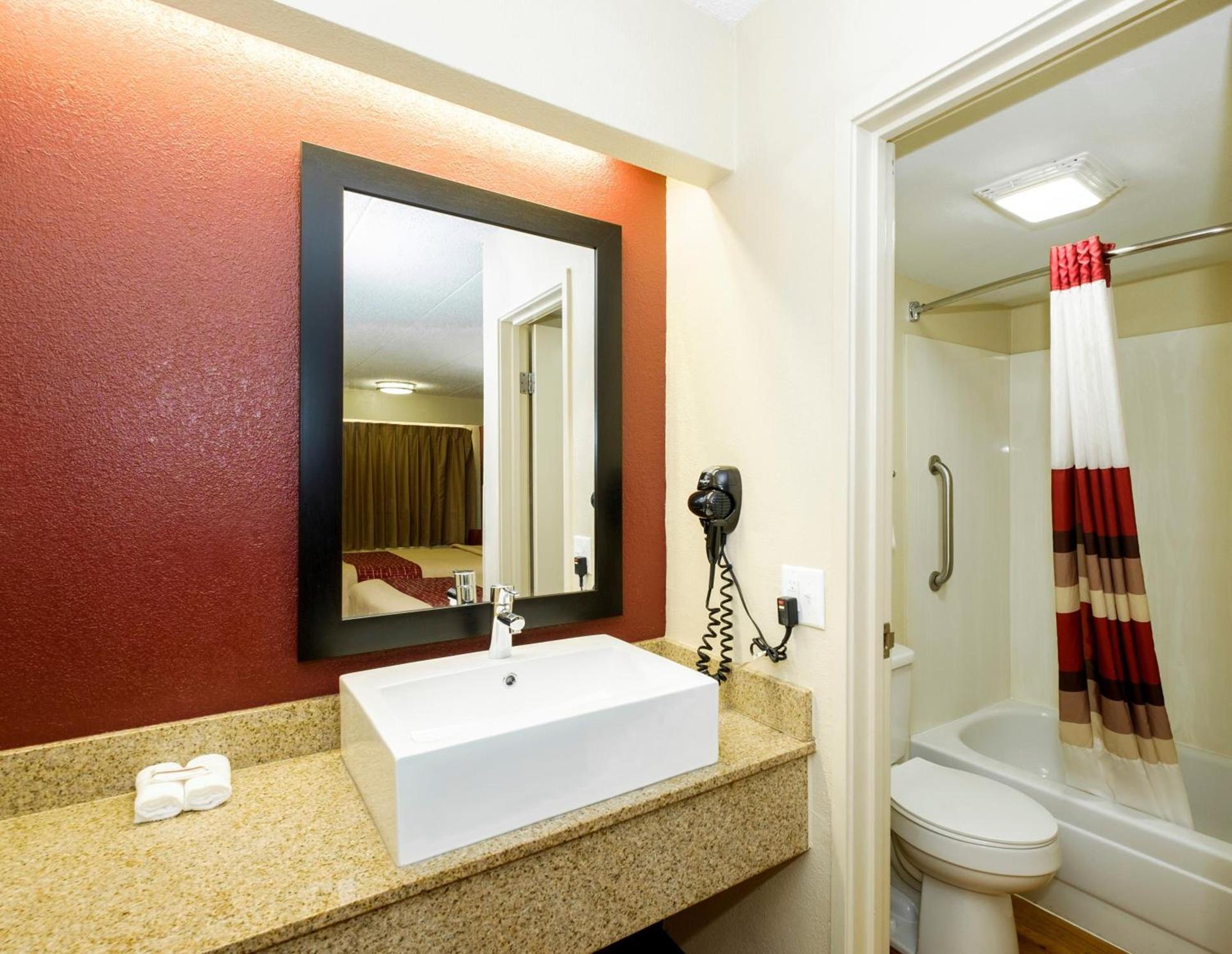 Red Roof Inn Columbus West - Hilliard photo 18