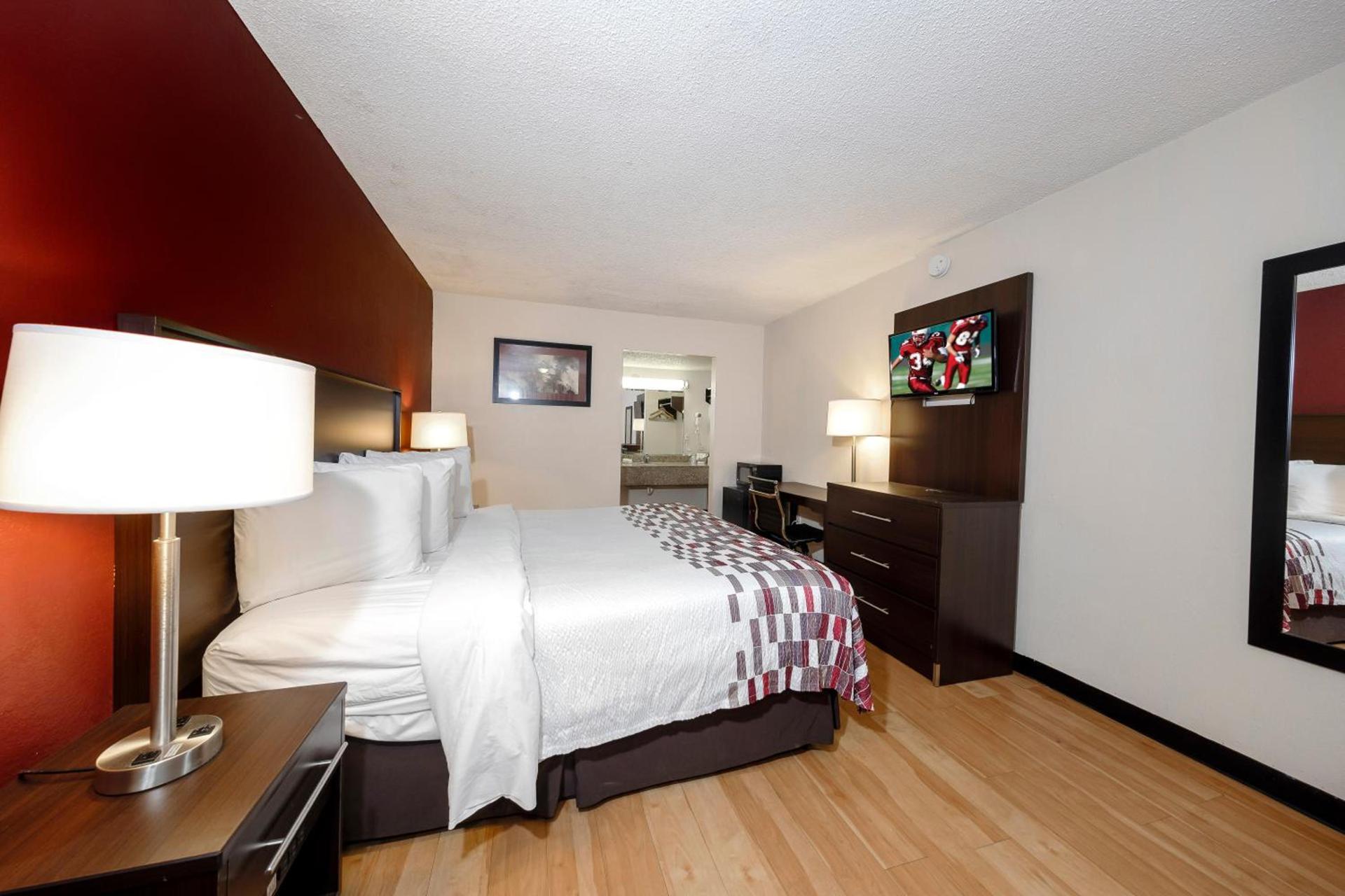 Red Roof Inn Atlanta - Suwanee/Mall of Georgia photo 19