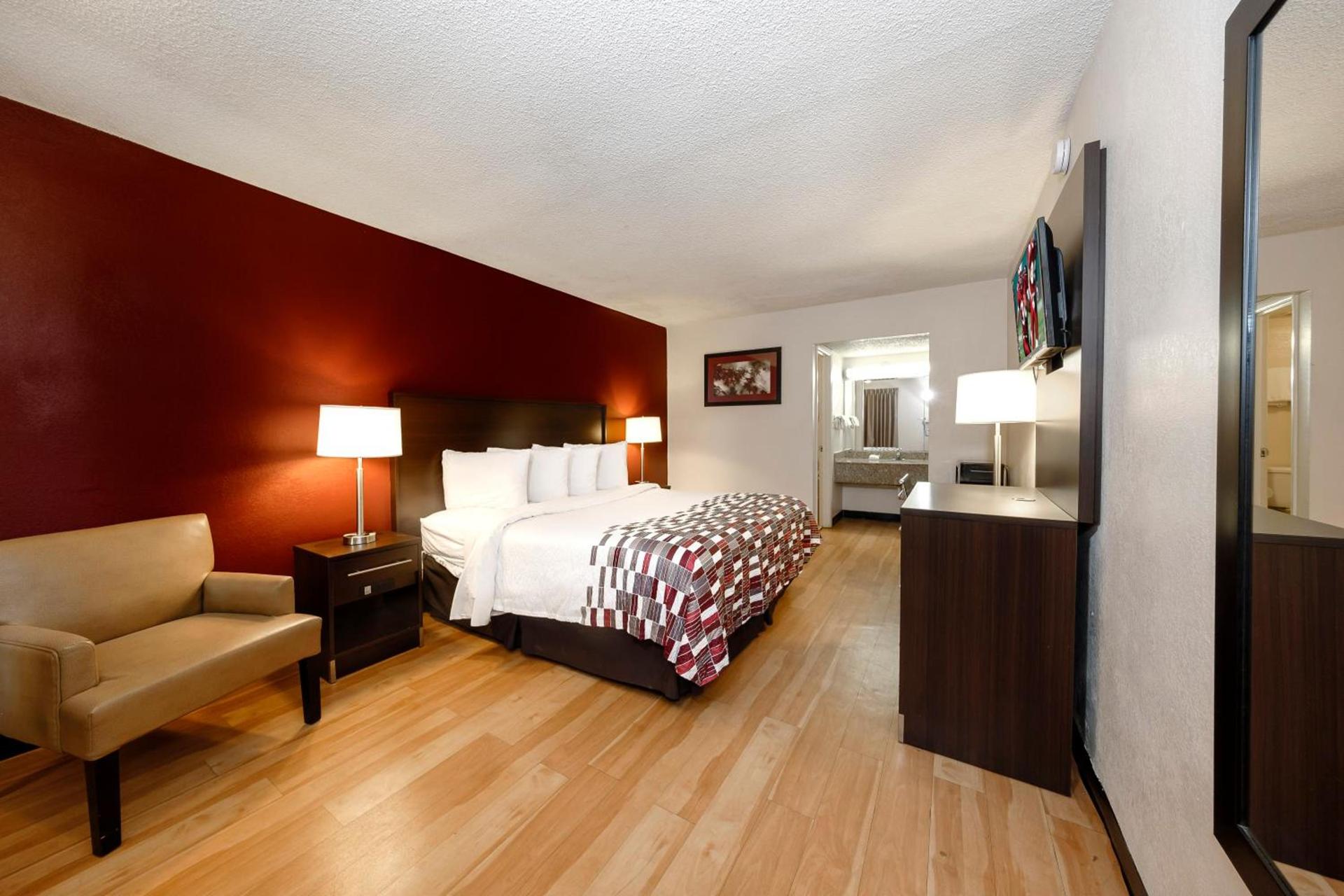 Red Roof Inn Atlanta - Suwanee/Mall of Georgia photo 14