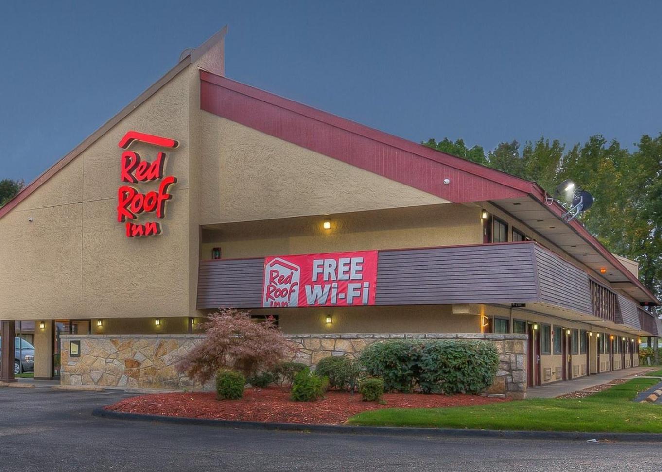 Red Roof Inn Memphis East photo 2