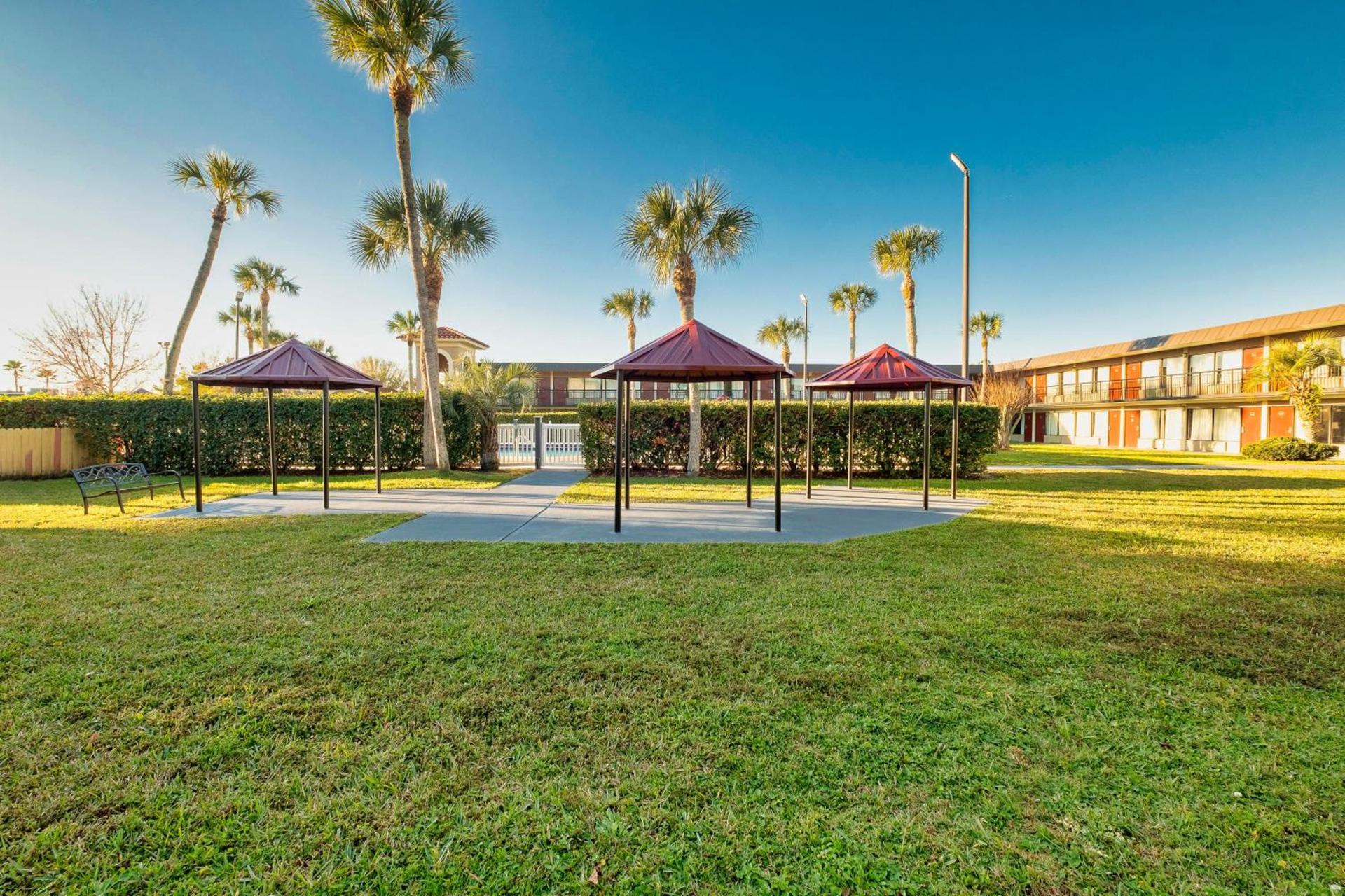 Red Roof Inn PLUS+ St. Augustine photo 4