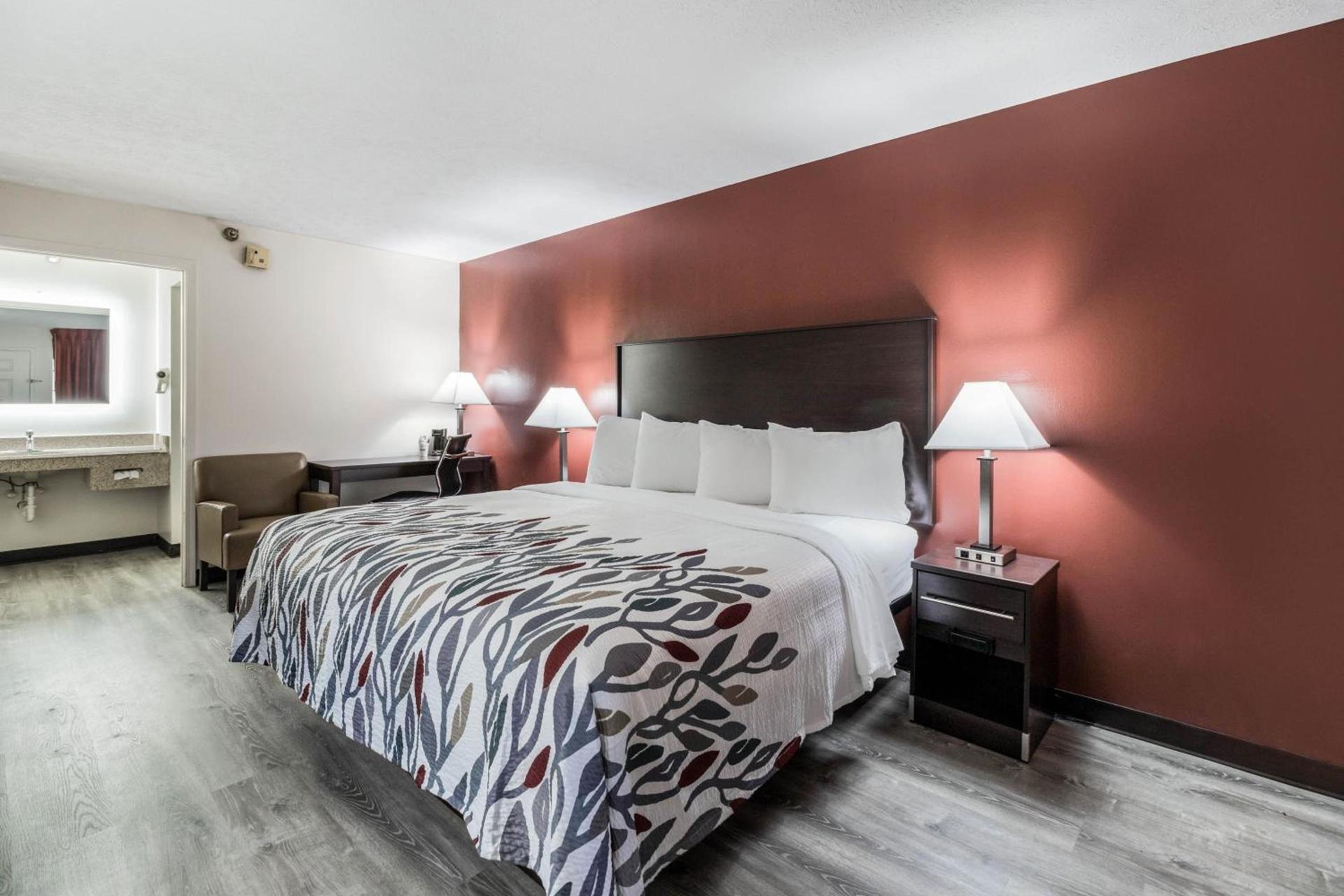 Red Roof Inn Cadiz photo 22
