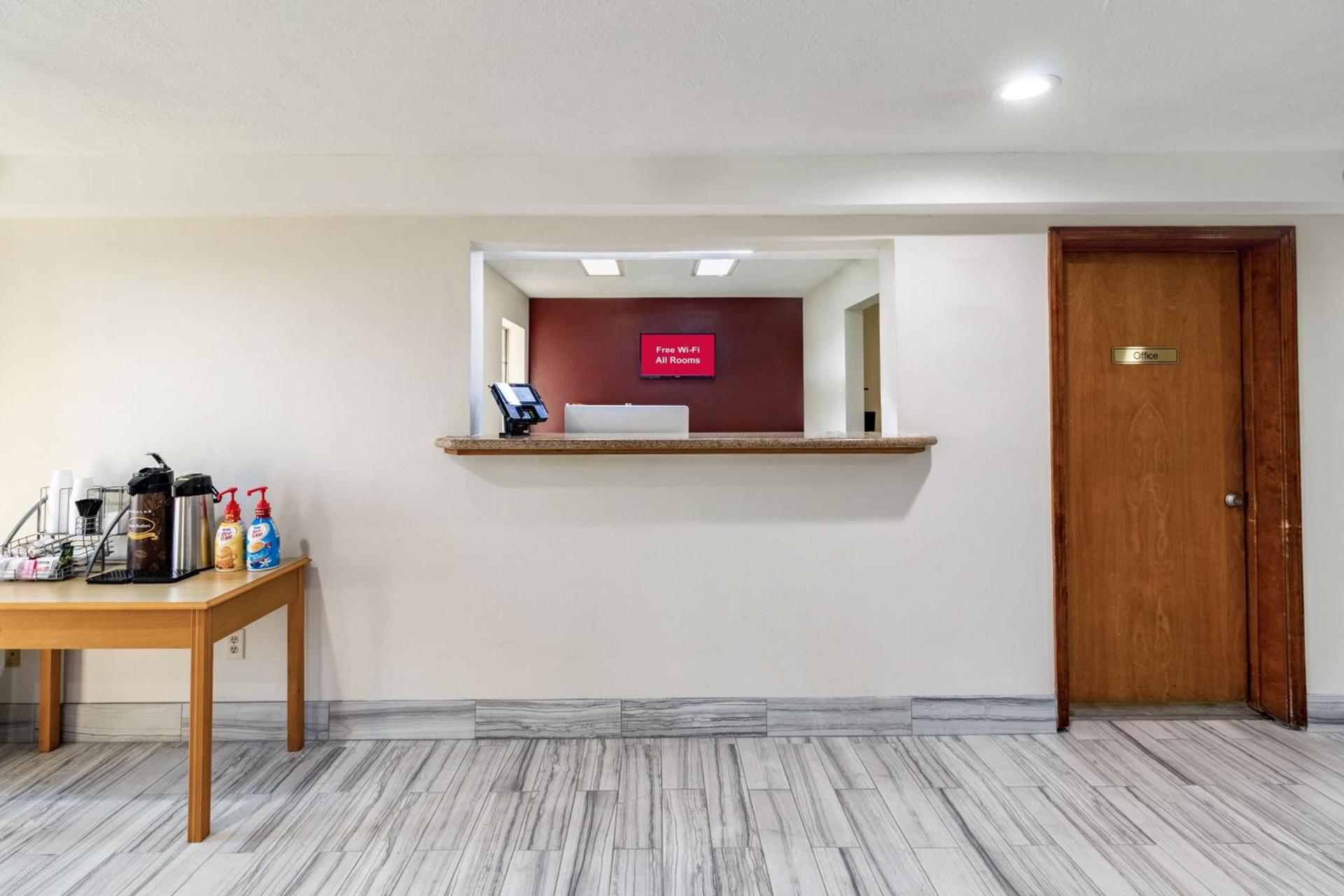Red Roof Inn Cadiz photo 12