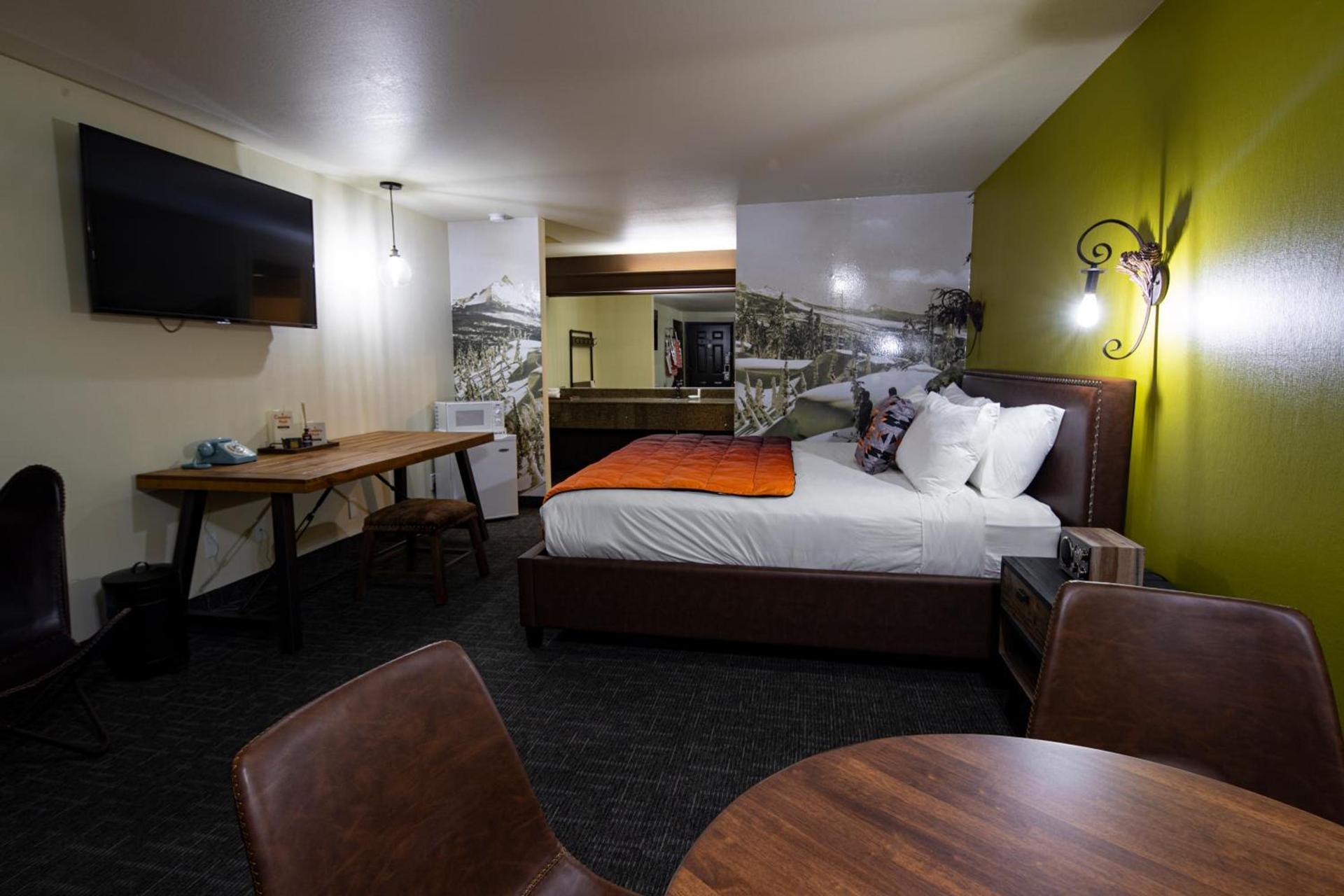 Campfire Hotel photo 9