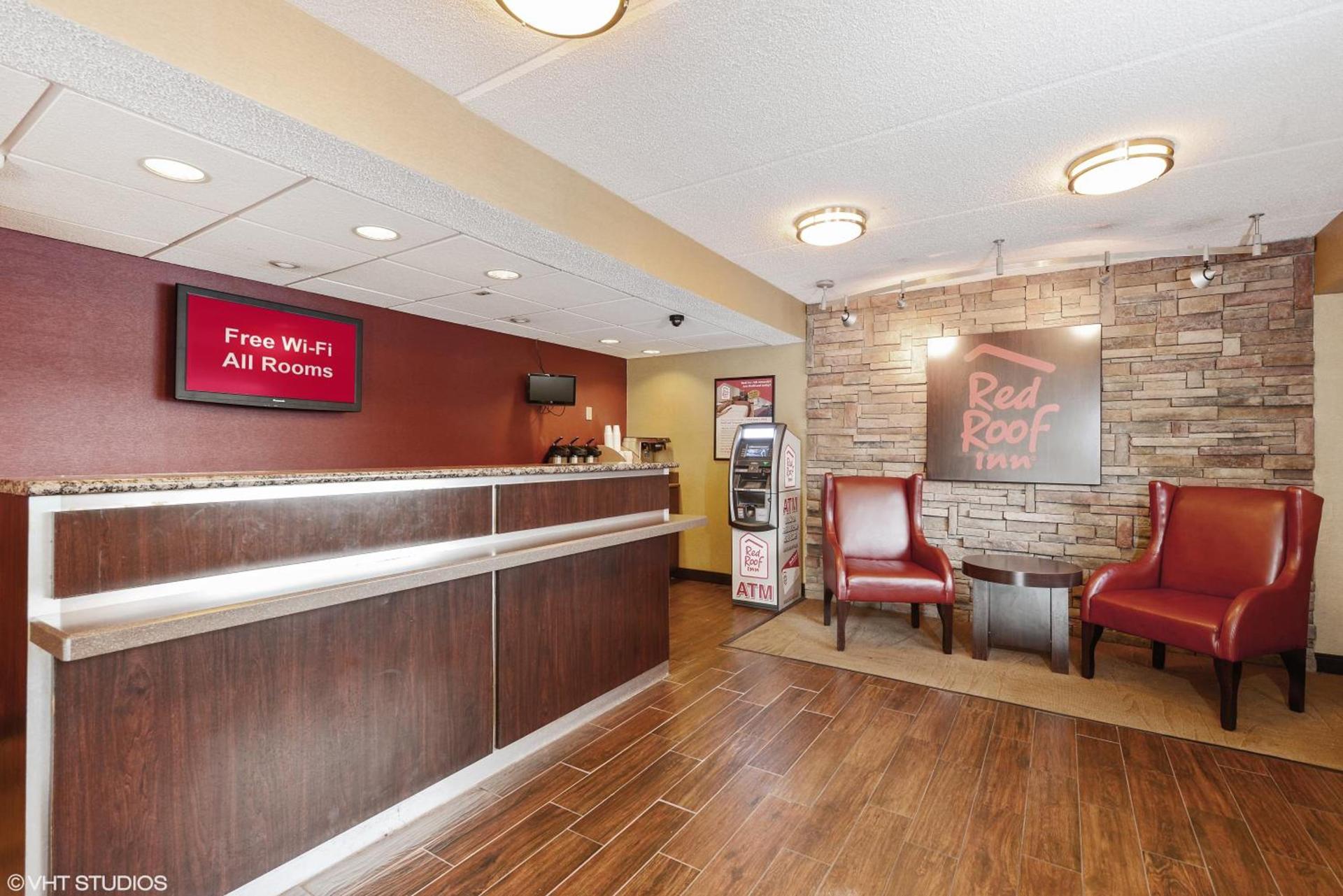Red Roof Inn Tampa Fairgrounds - Casino photo 4