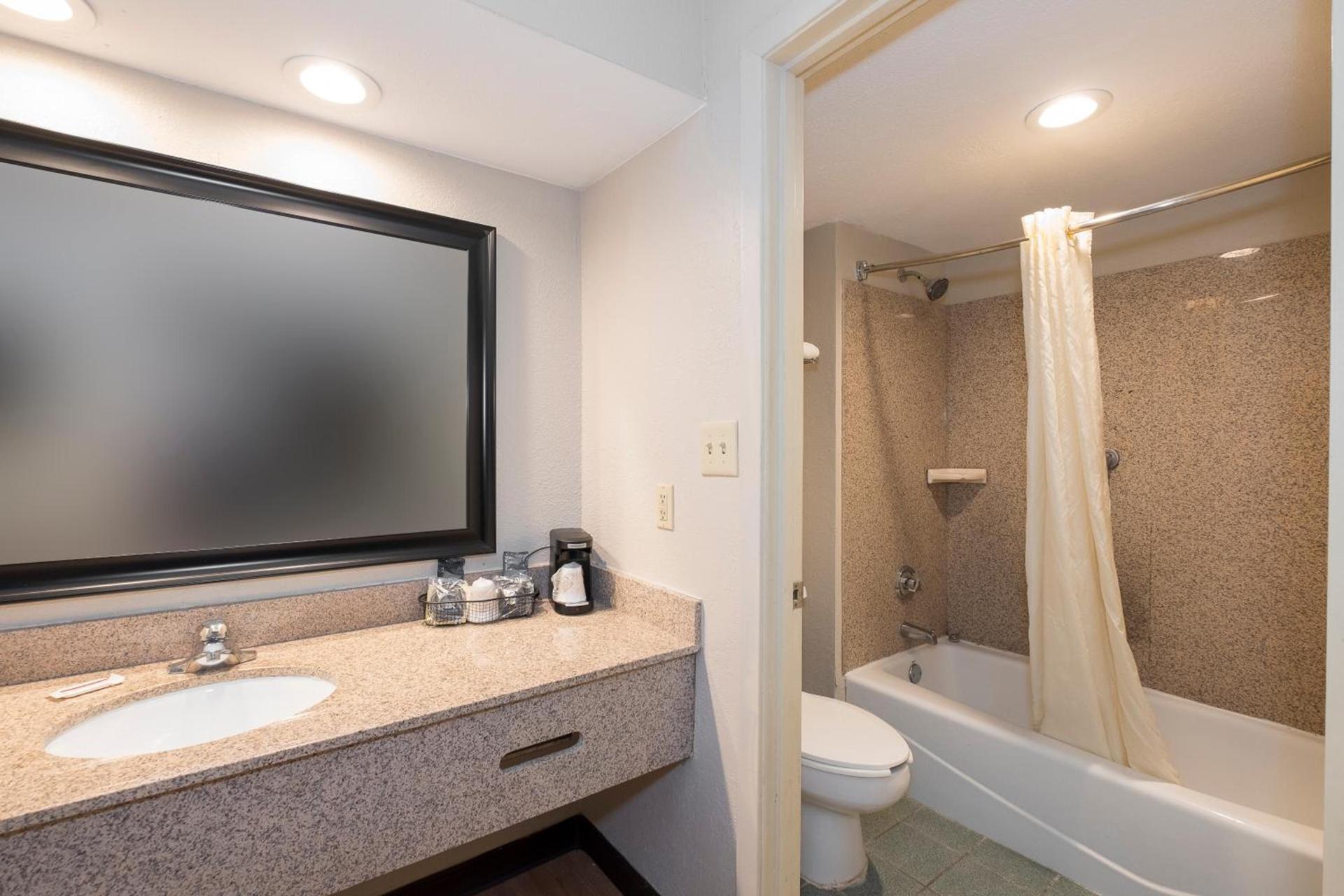 Red Roof Inn Mobile North – Saraland photo 24