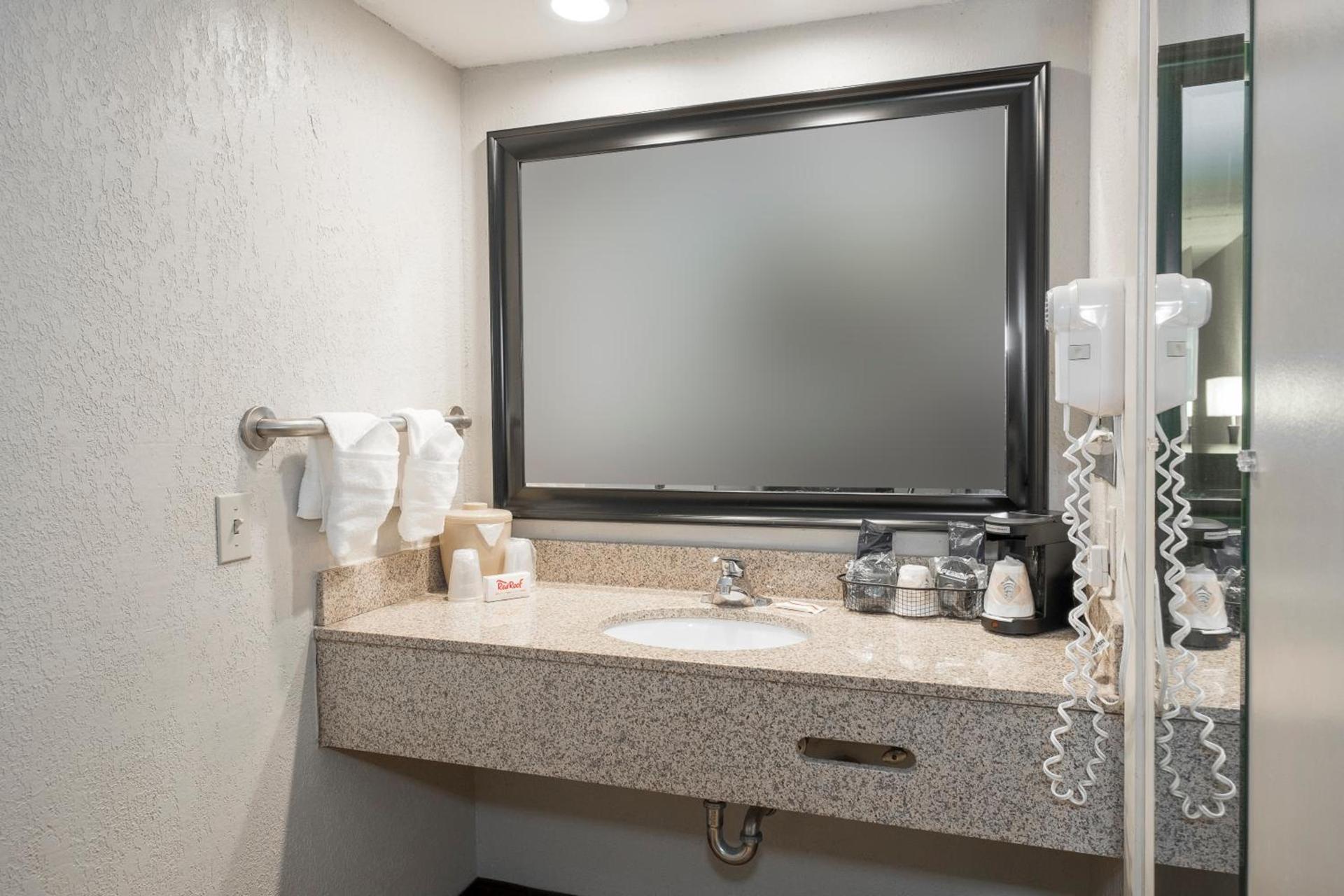 Red Roof Inn Mobile North – Saraland photo 26