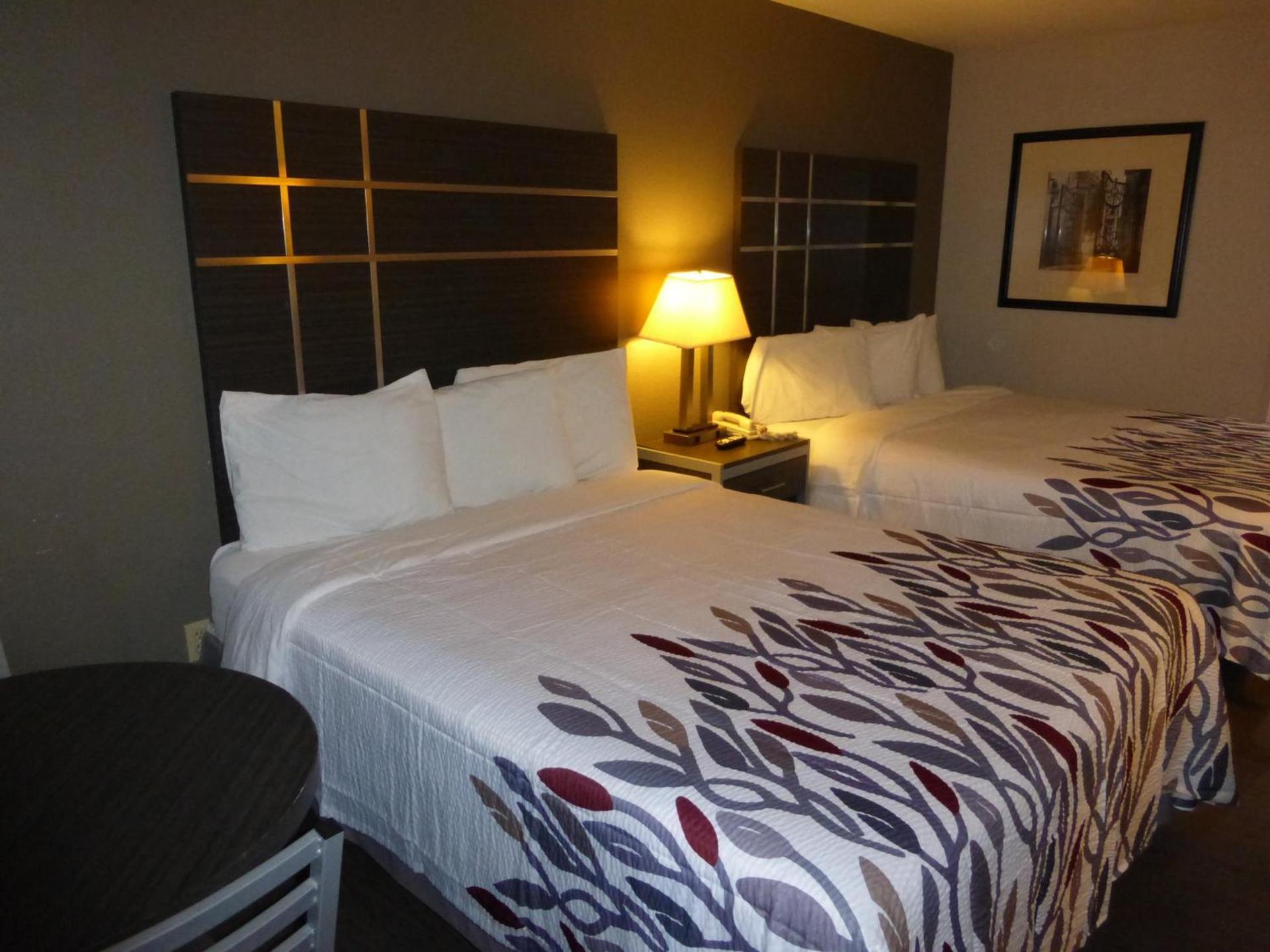 Red Roof Inn Columbia, TN photo 5