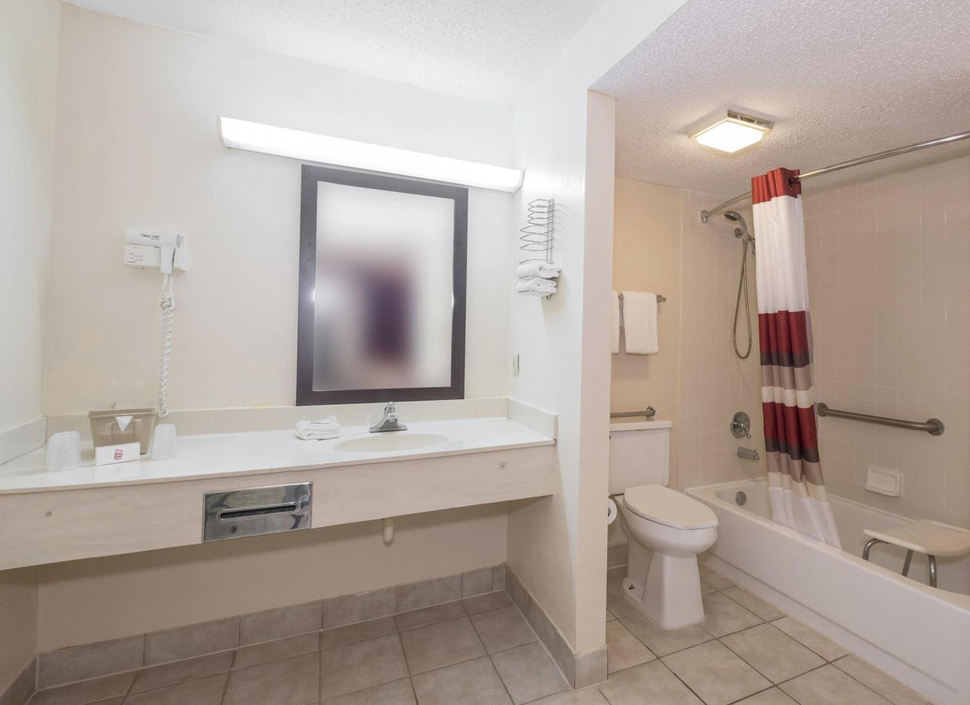 Red Roof Inn Acworth - Emerson - LakePoint South photo 19
