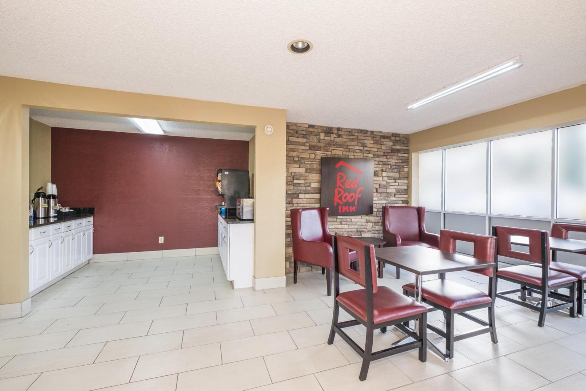 Red Roof Inn Acworth - Emerson - LakePoint South photo 5