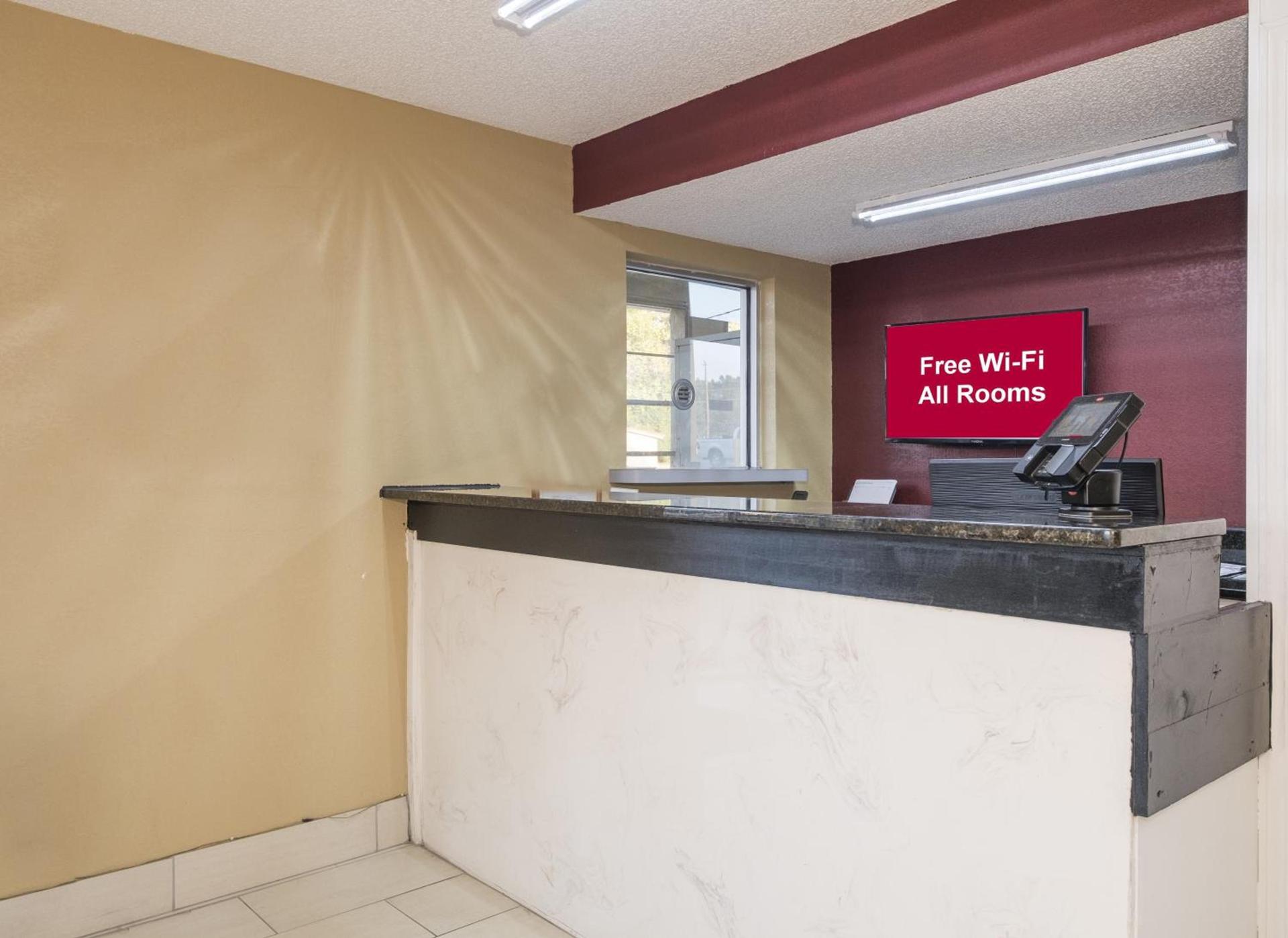 Red Roof Inn Acworth - Emerson - LakePoint South photo 4