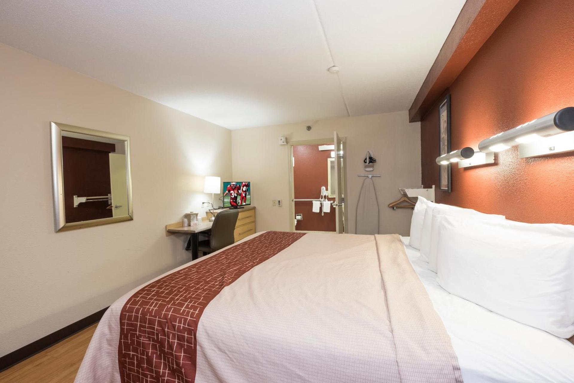 Red Roof Inn Cincinnati - Sharonville photo 22