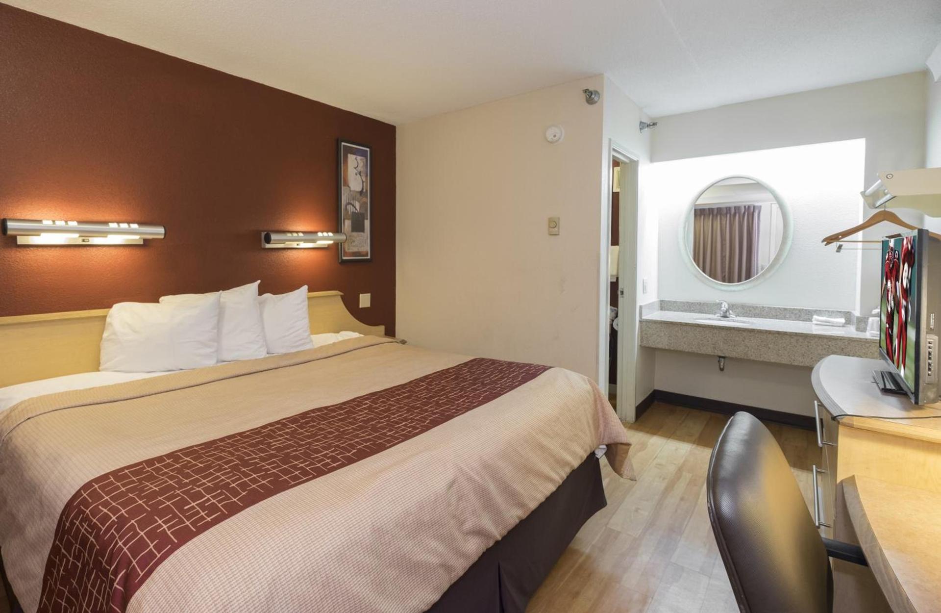 Red Roof Inn Cincinnati - Sharonville photo 17
