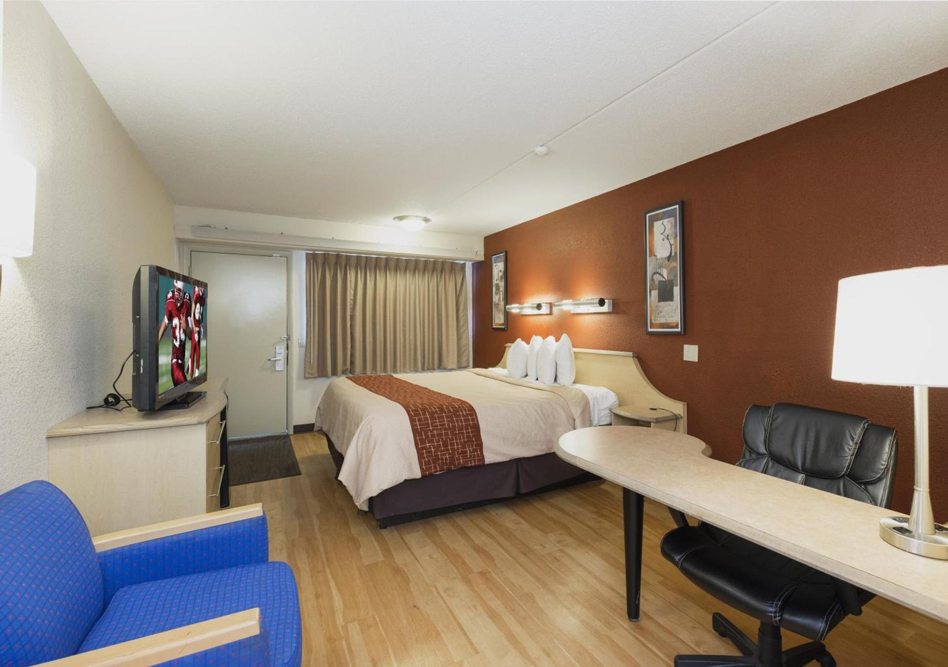 Red Roof Inn Cincinnati - Sharonville photo 11