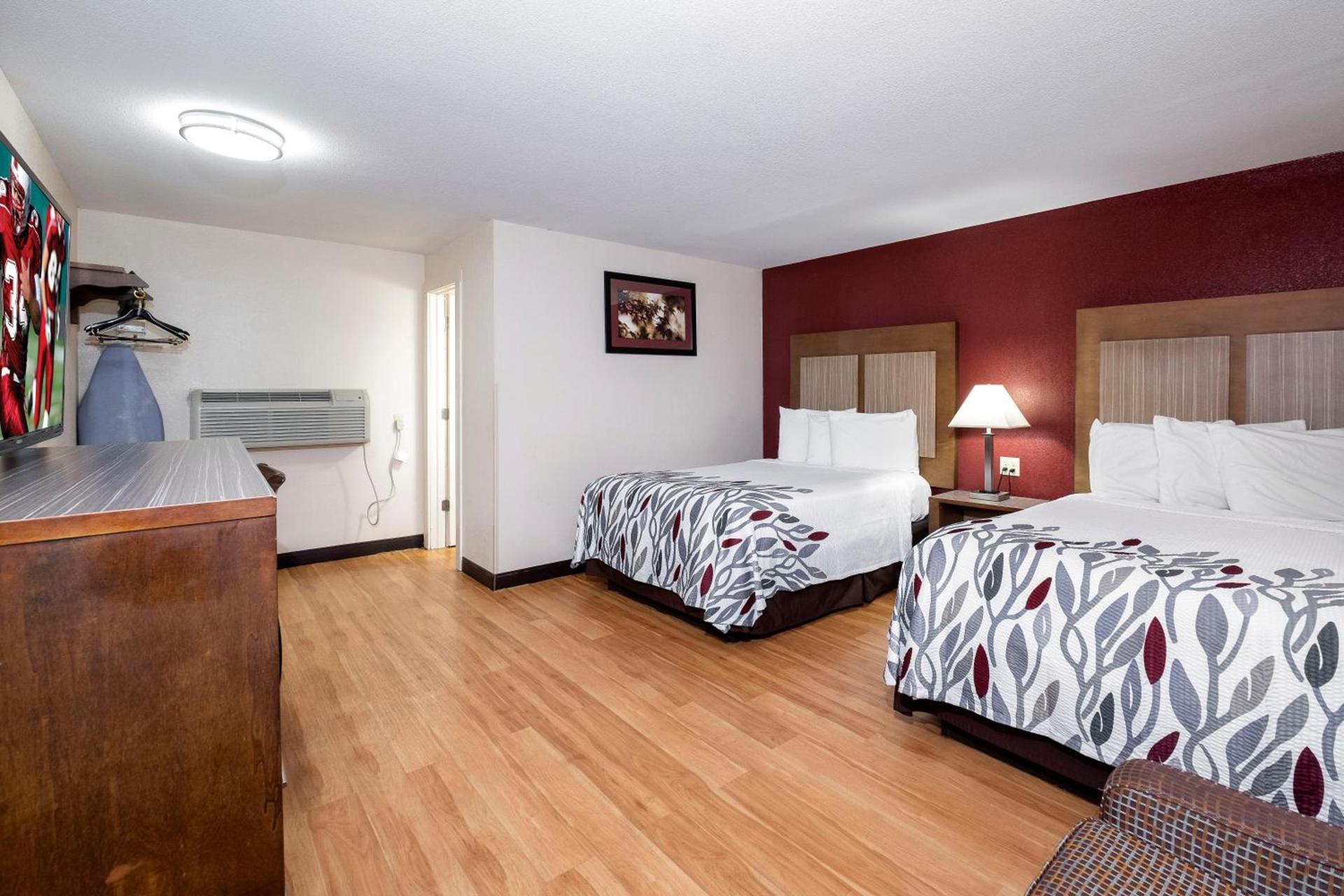 Red Roof Inn Neptune - Jersey Shore photo 23