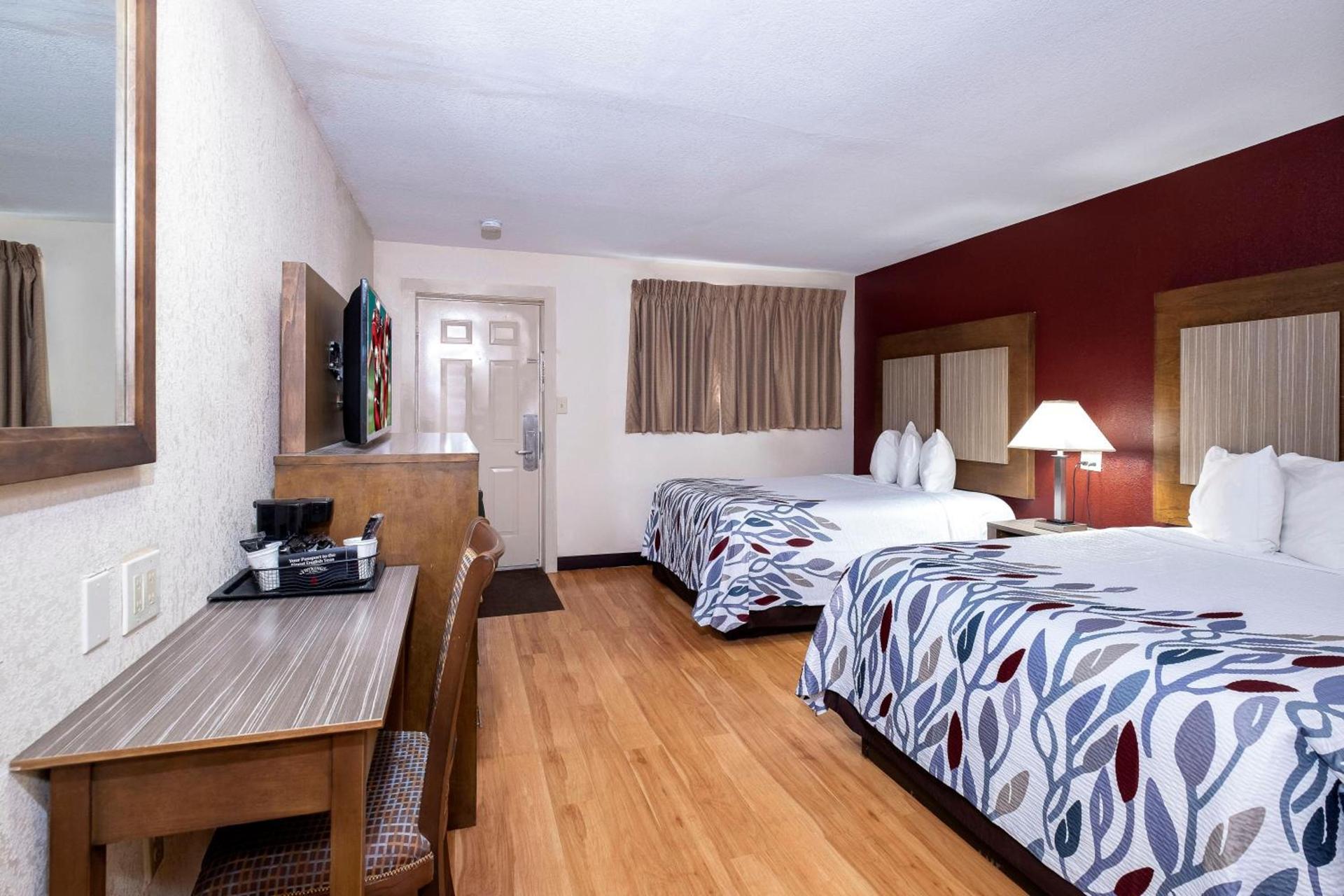 Red Roof Inn Neptune - Jersey Shore photo 24