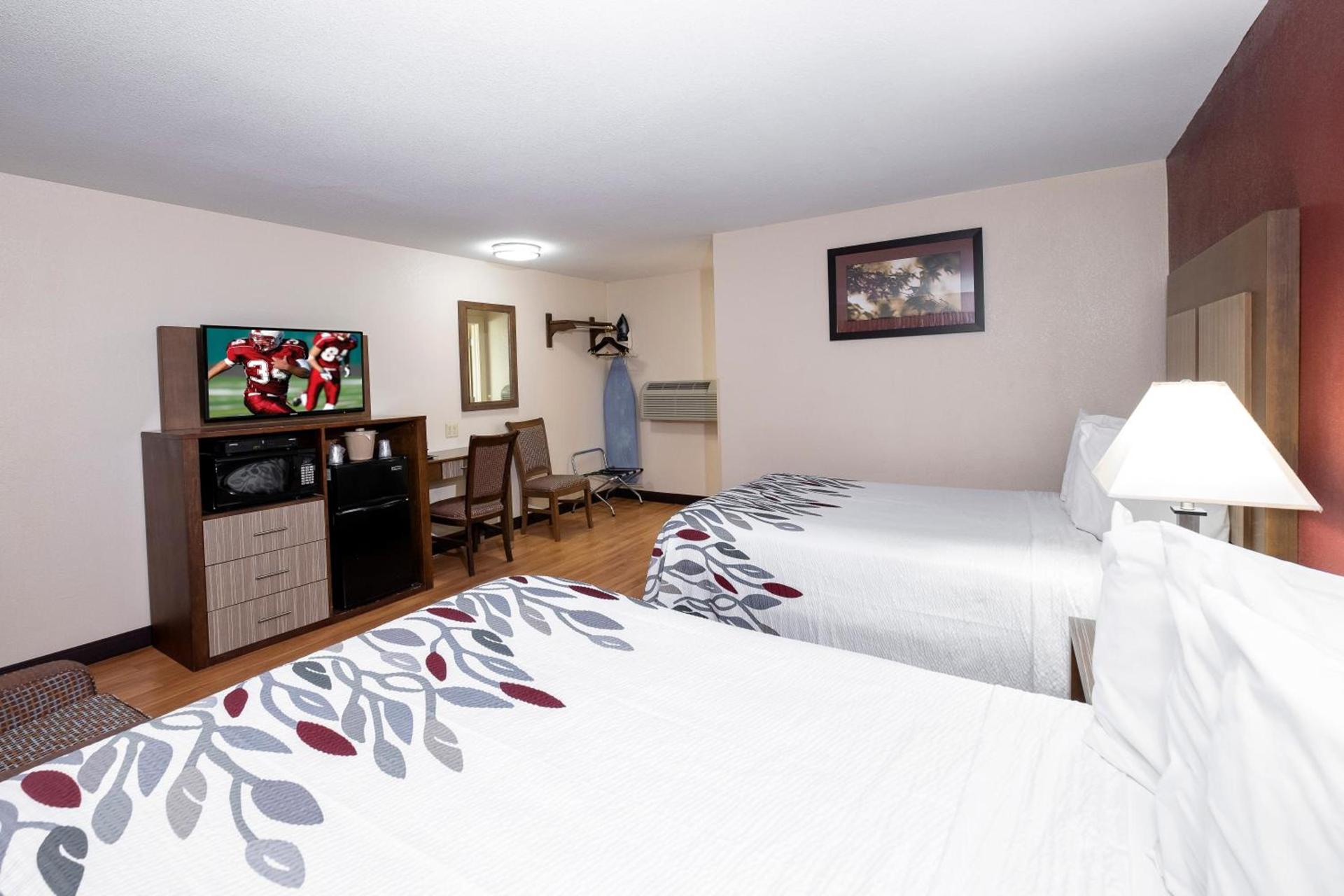 Red Roof Inn Neptune - Jersey Shore photo 25