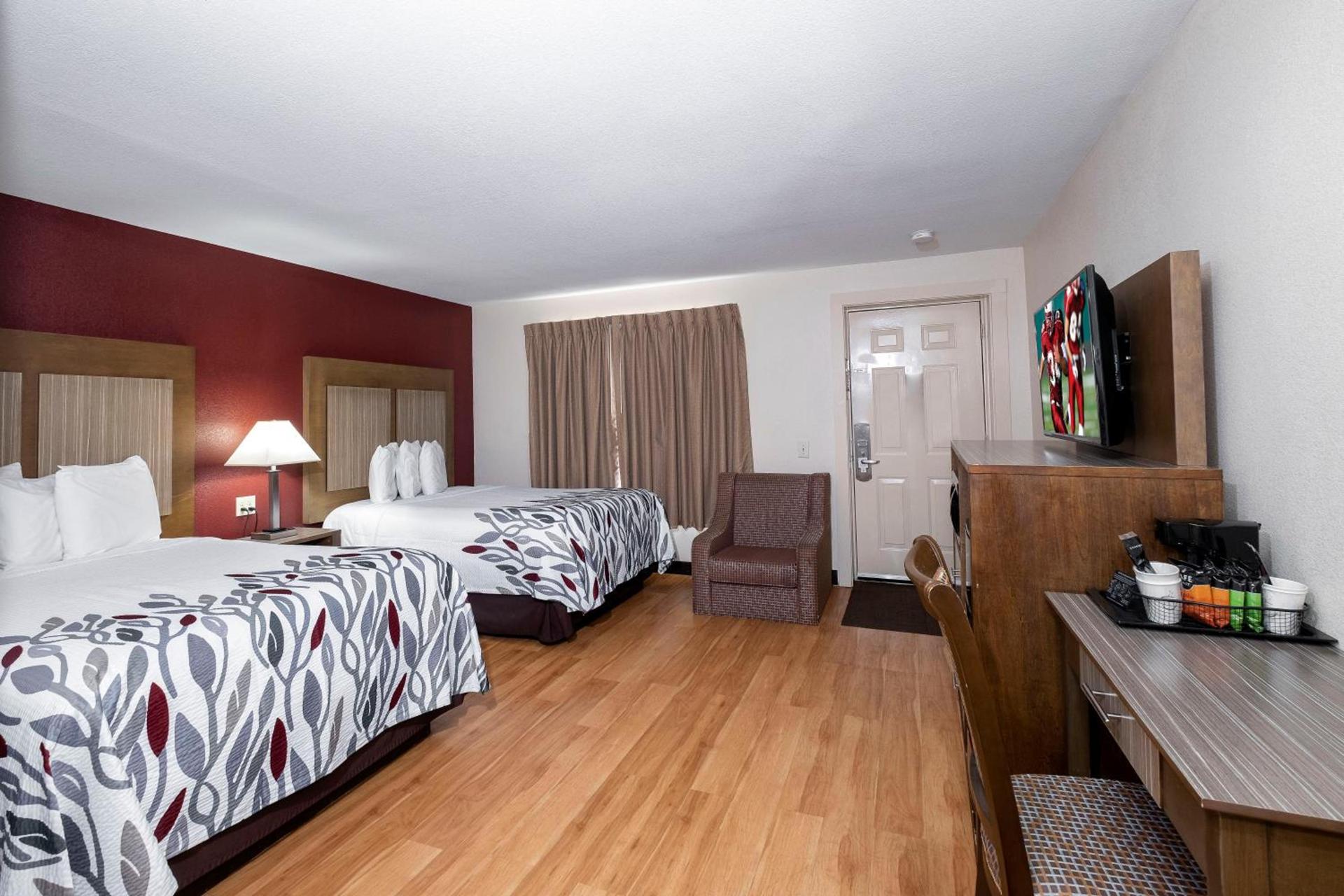 Red Roof Inn Neptune - Jersey Shore photo 26