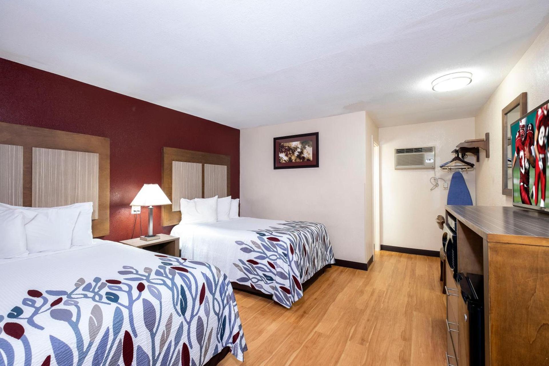 Red Roof Inn Neptune - Jersey Shore photo 27