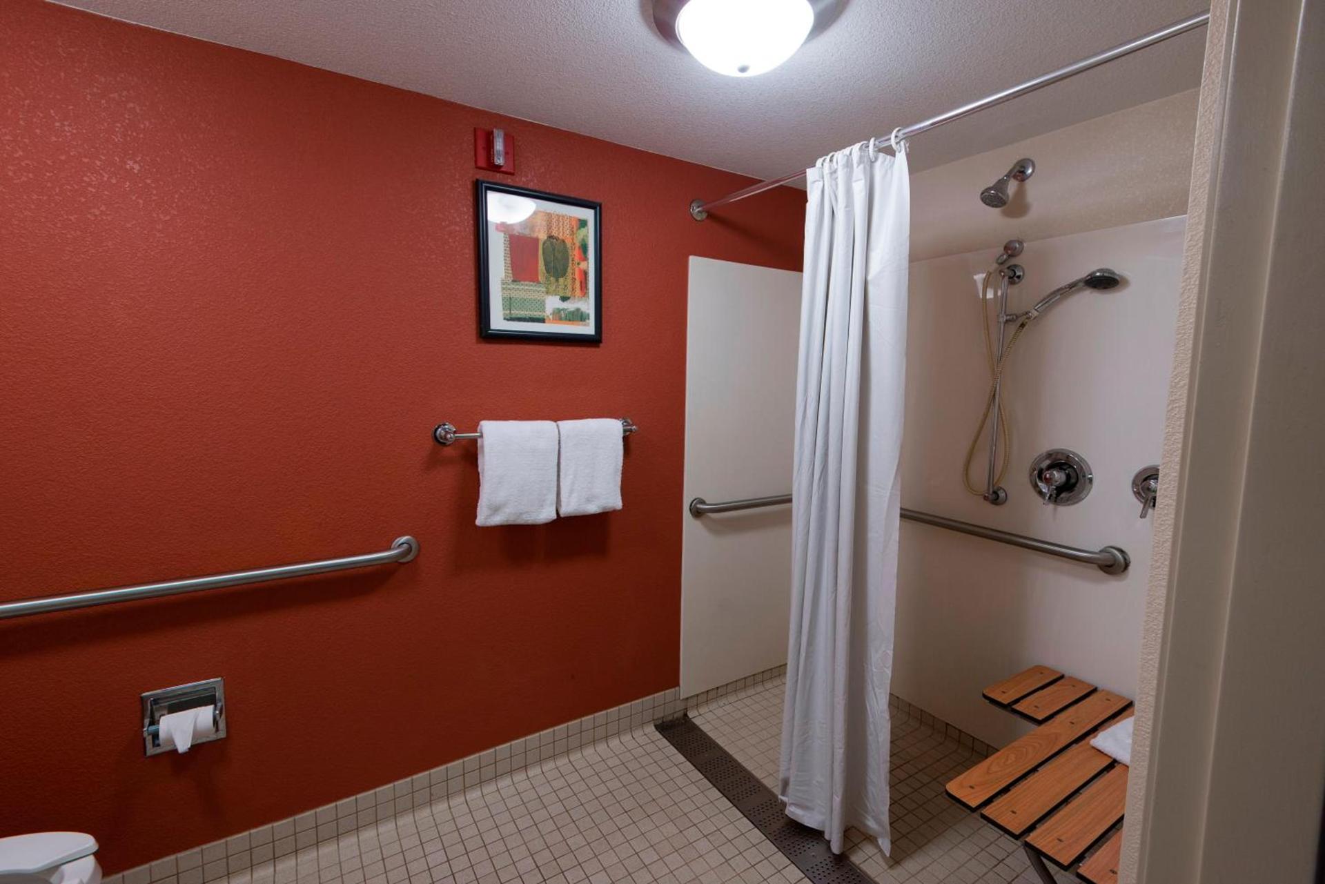 Red Roof Inn Dayton North Airport photo 24