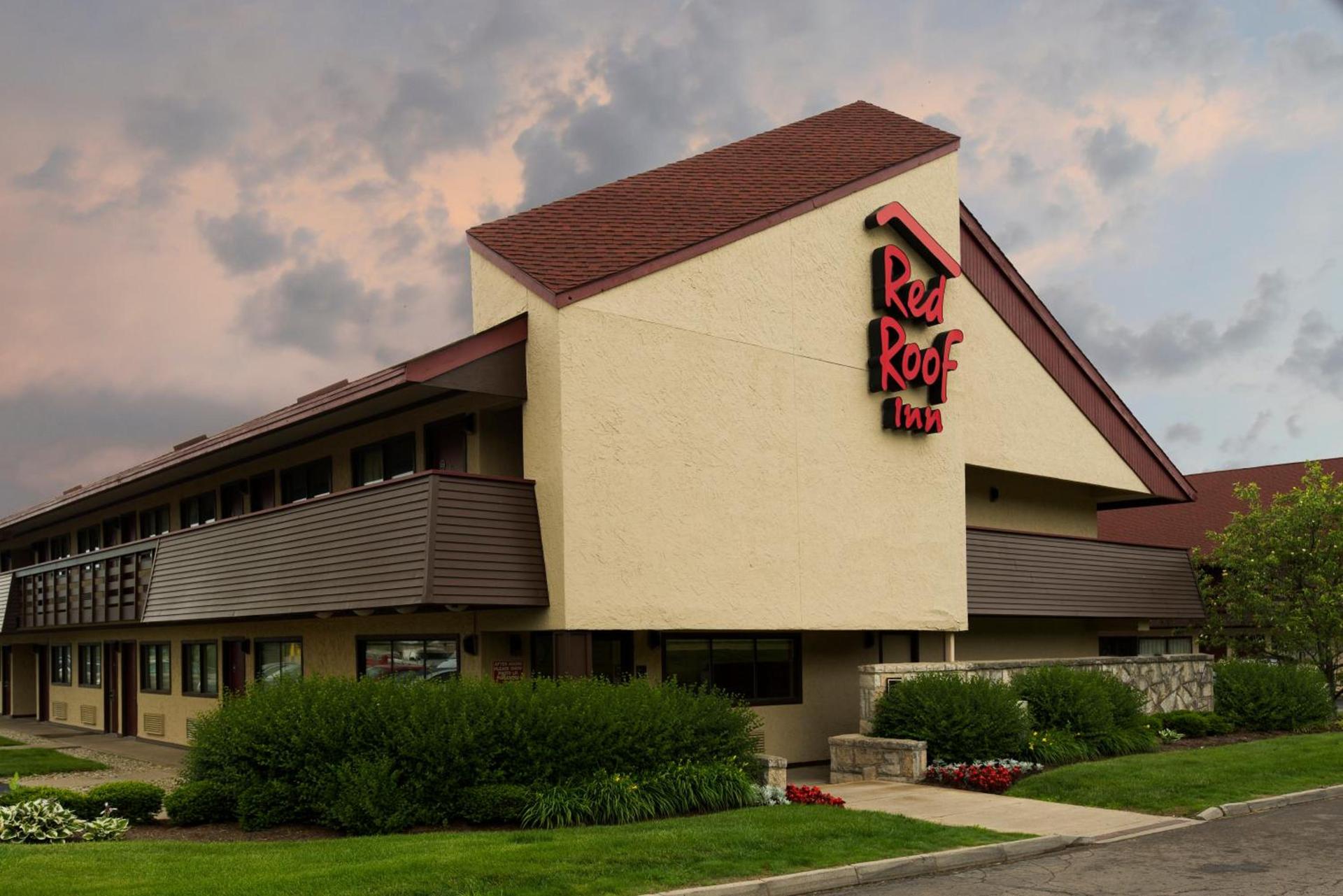 Red Roof Inn Dayton North Airport photo 2