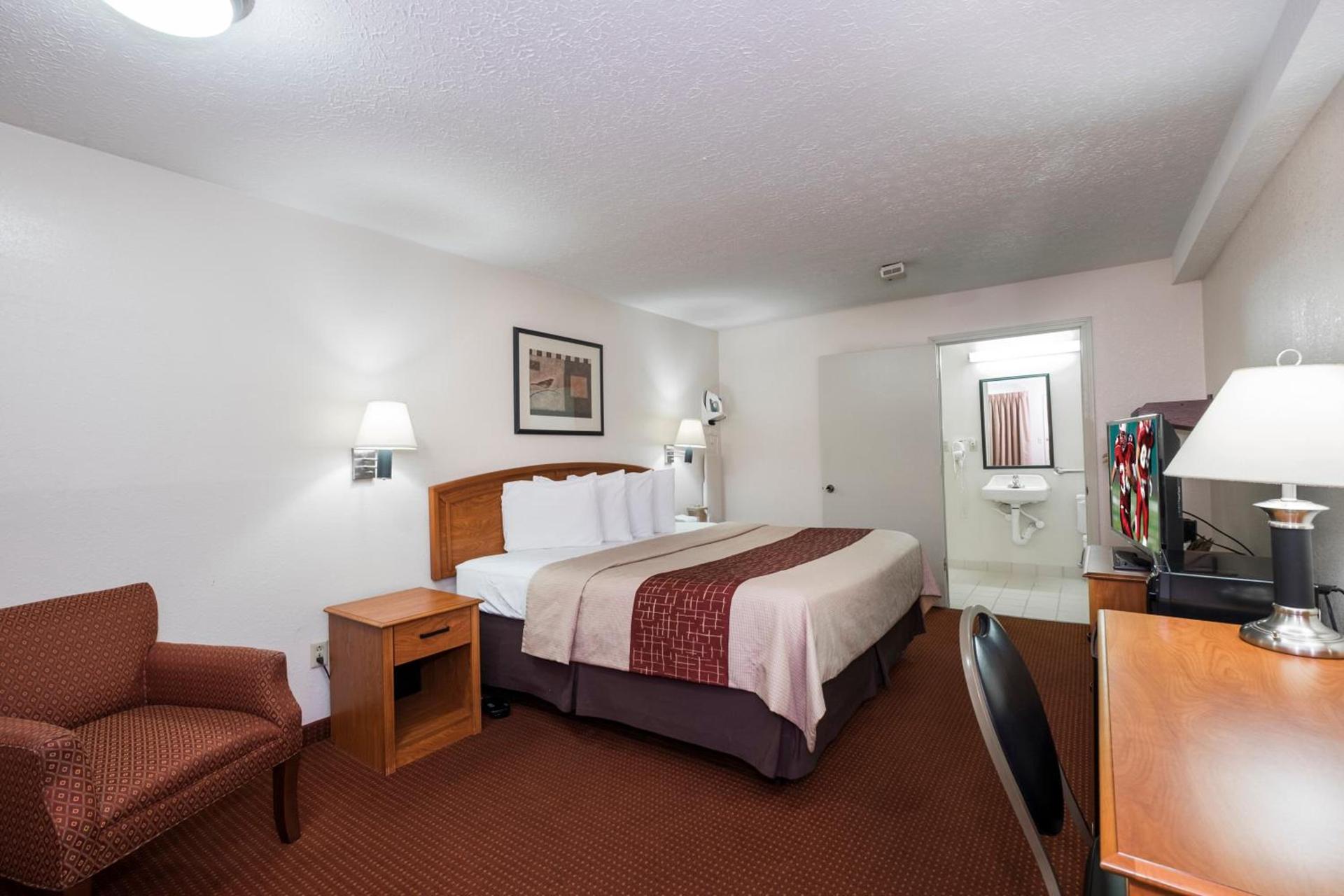 Red Roof Inn Columbus Northeast Westerville photo 16