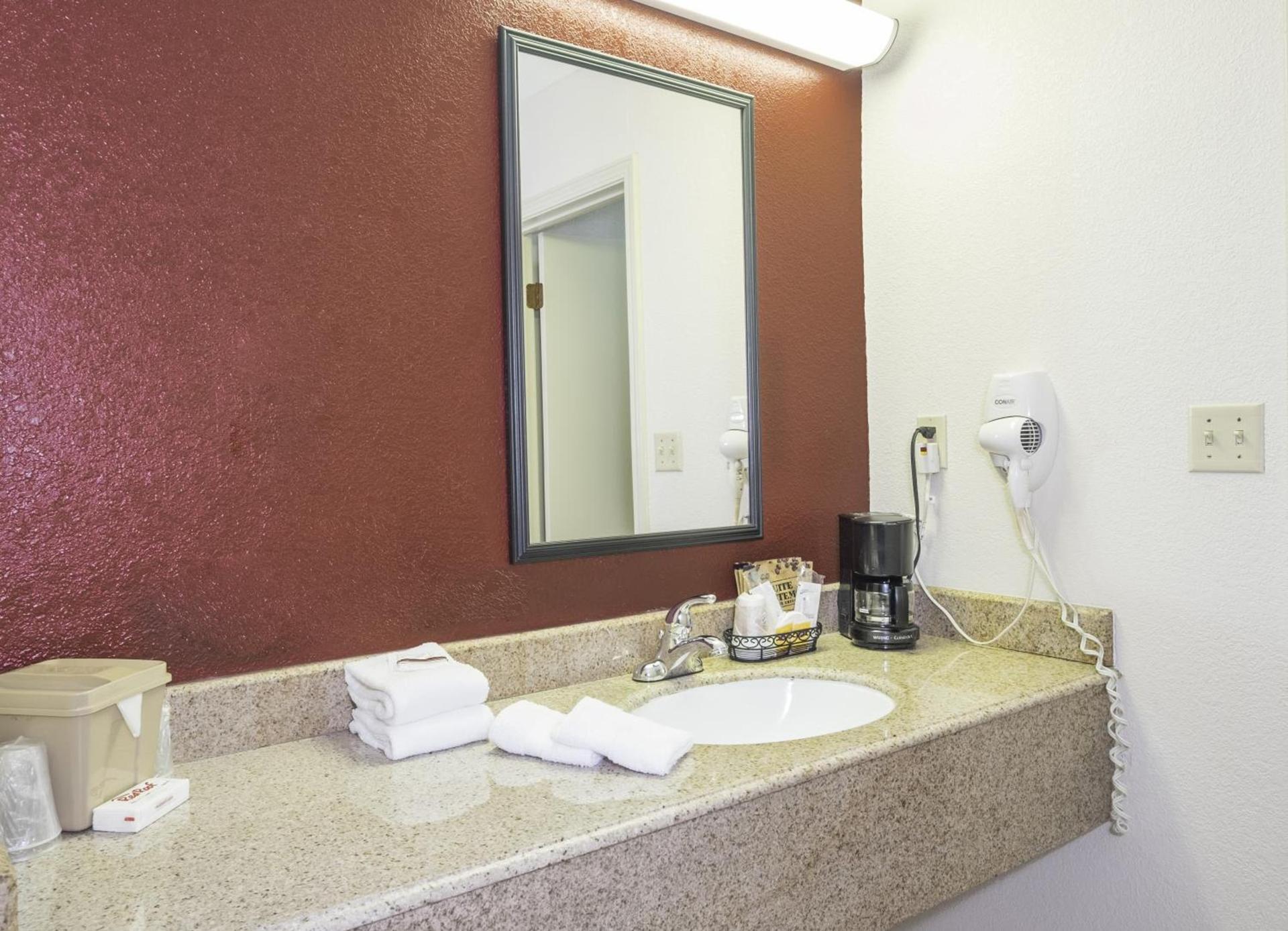 Red Roof Inn Columbus Northeast Westerville photo 23