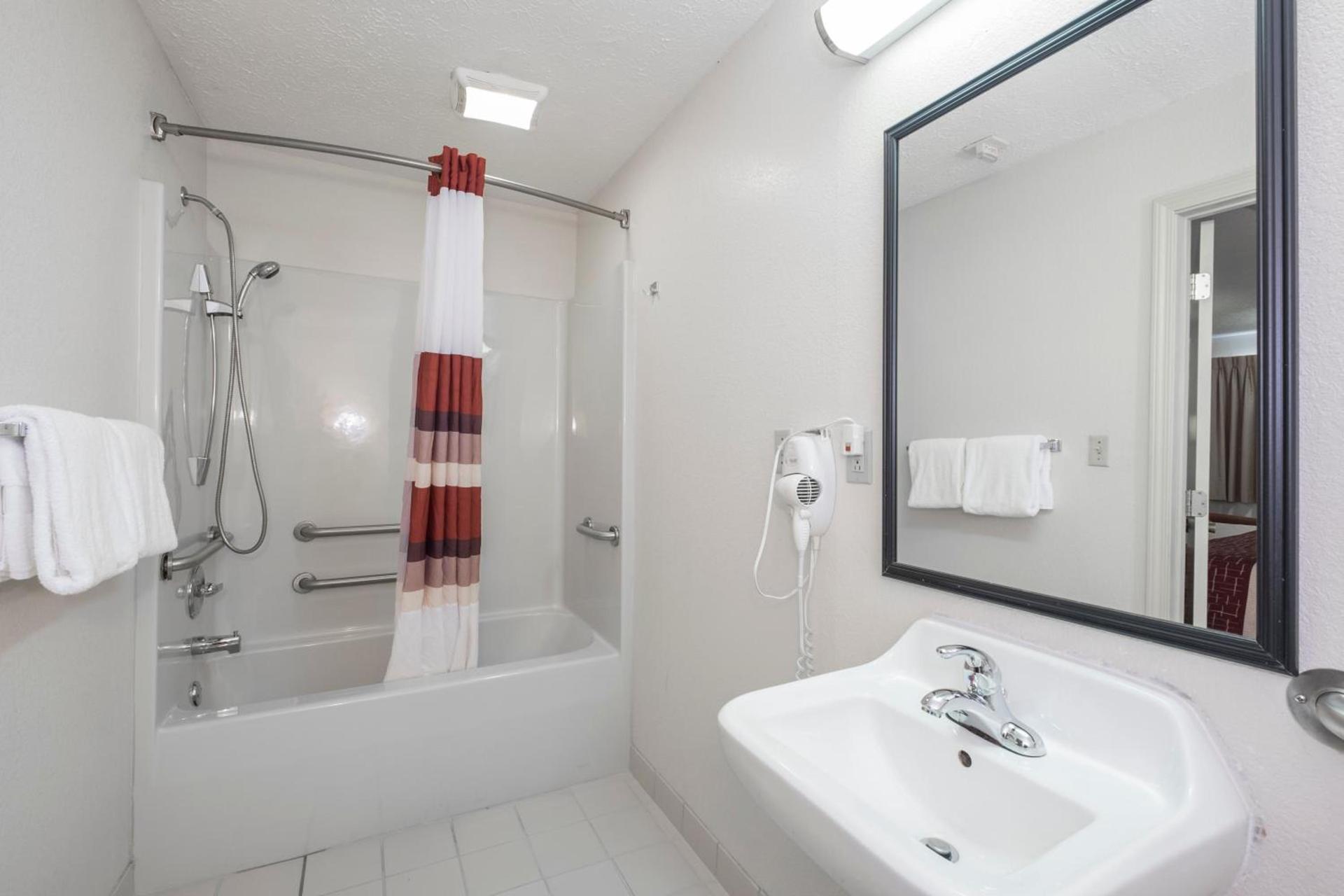 Red Roof Inn Columbus Northeast Westerville photo 24