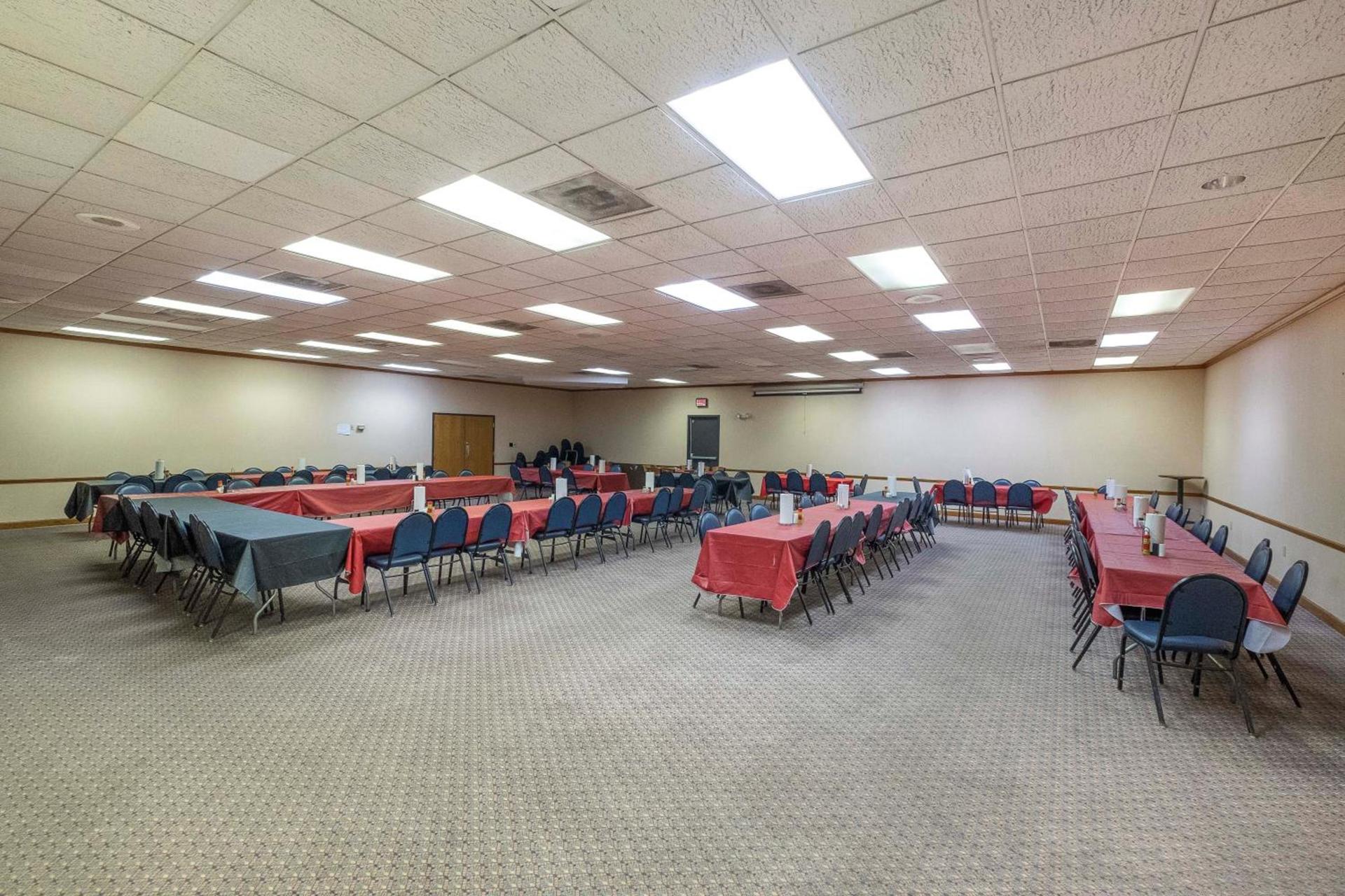 Red Roof Inn Meridian photo 17