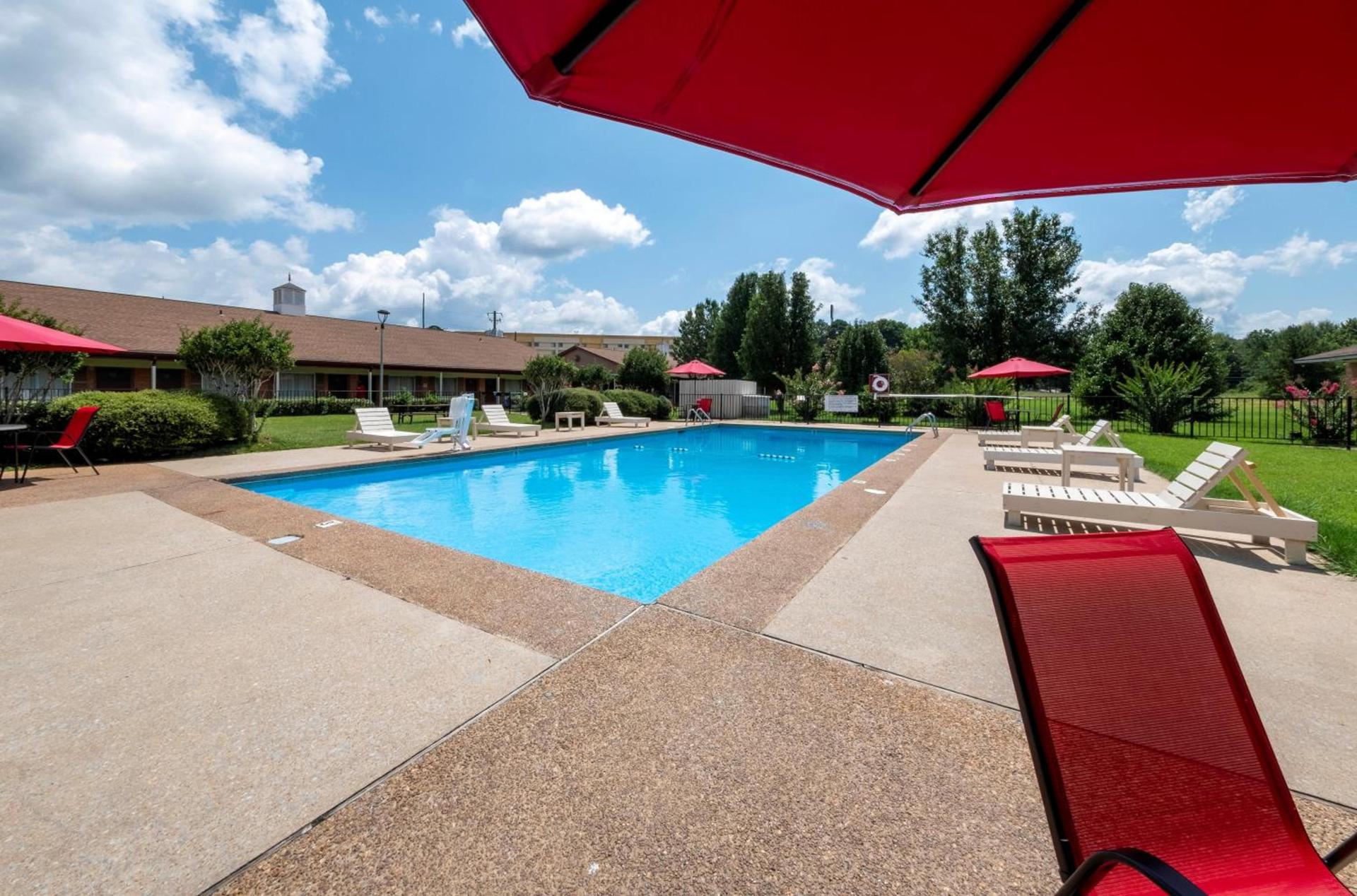 Red Roof Inn Meridian photo 12