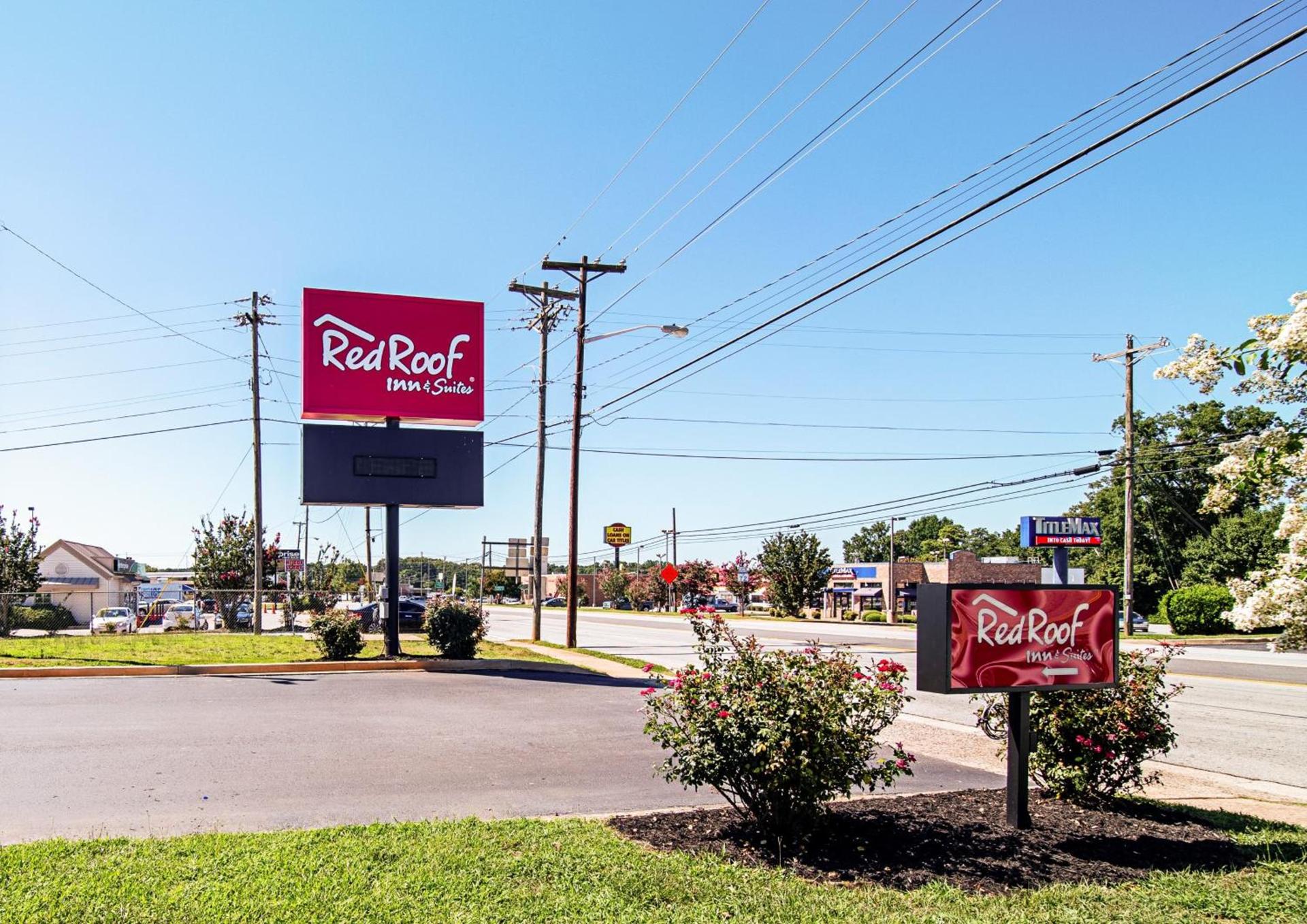Red Roof Inn & Suites Greenwood, SC photo 4