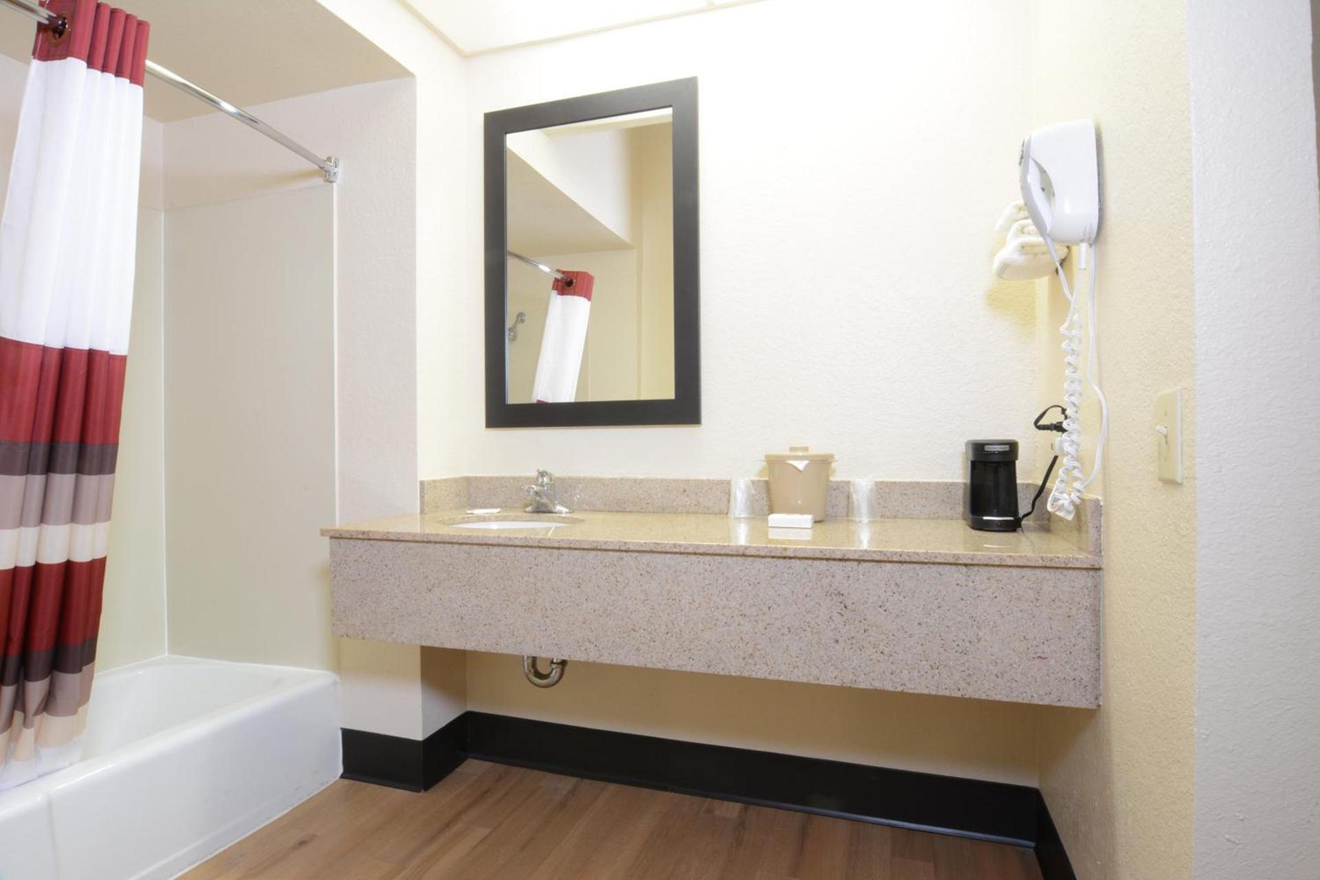 Red Roof Inn San Dimas - Fairplex photo 22