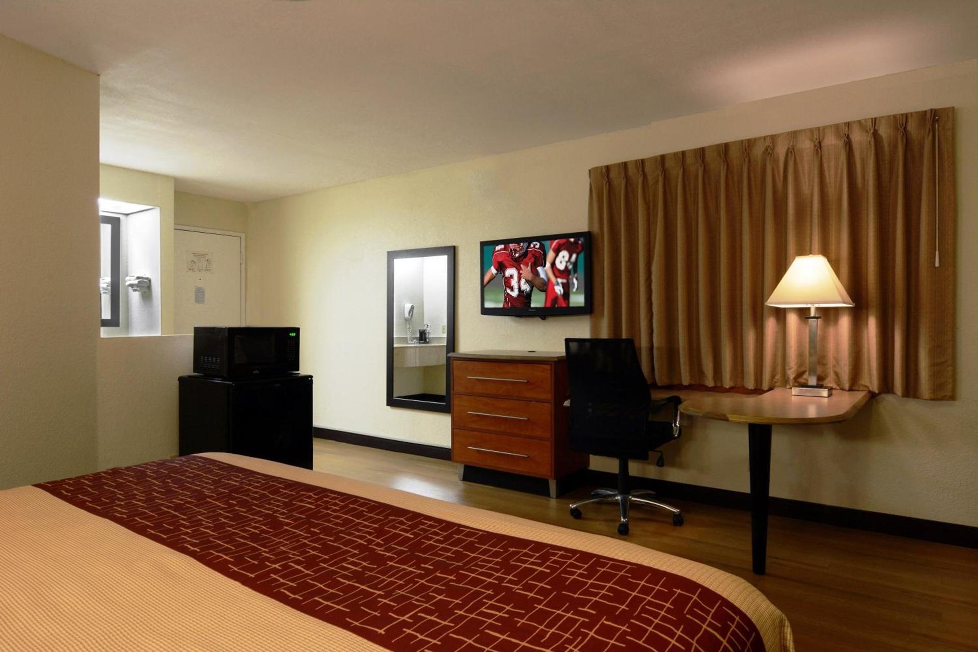 Red Roof Inn San Dimas - Fairplex photo 18