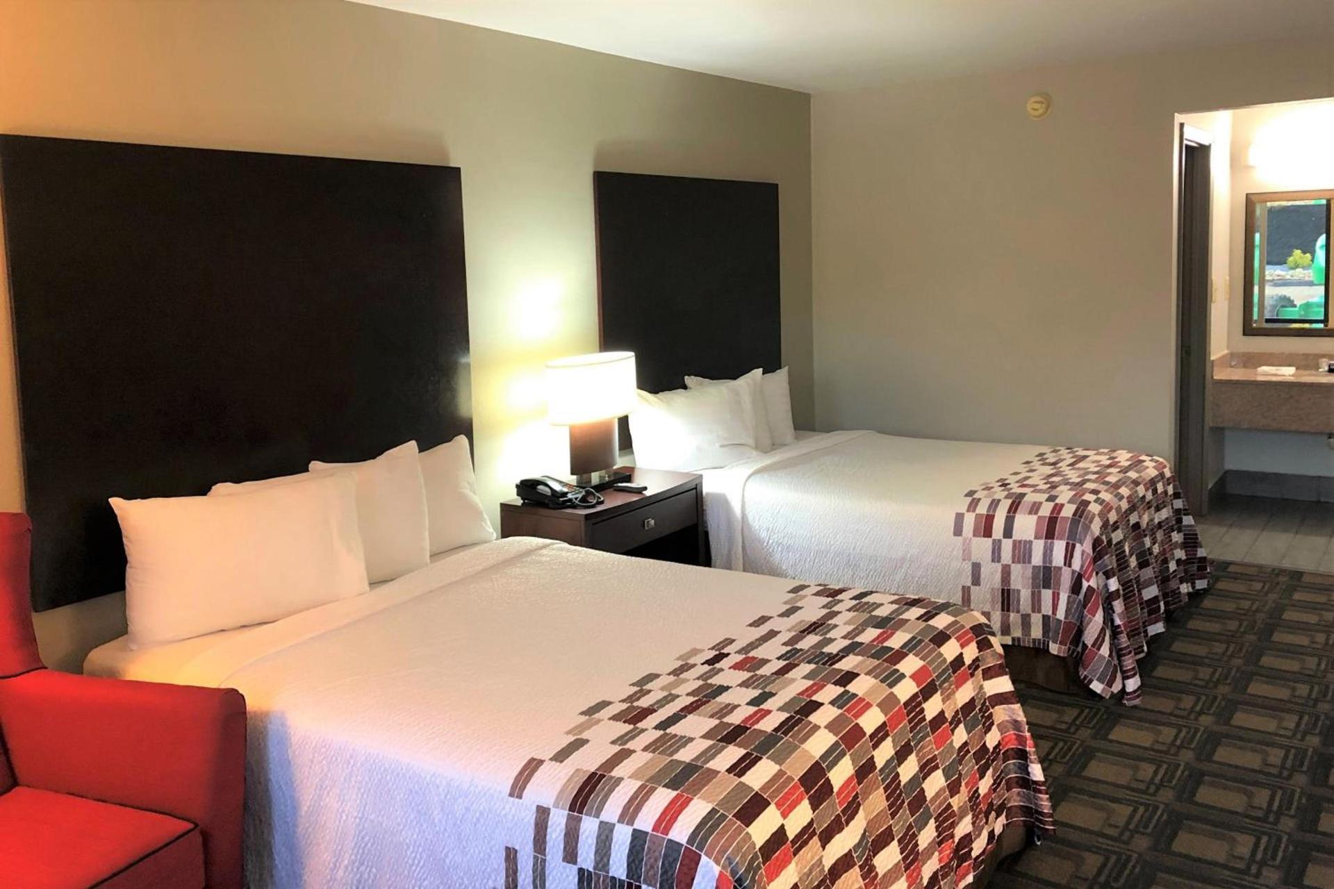 Red Roof Inn Griffin photo 2