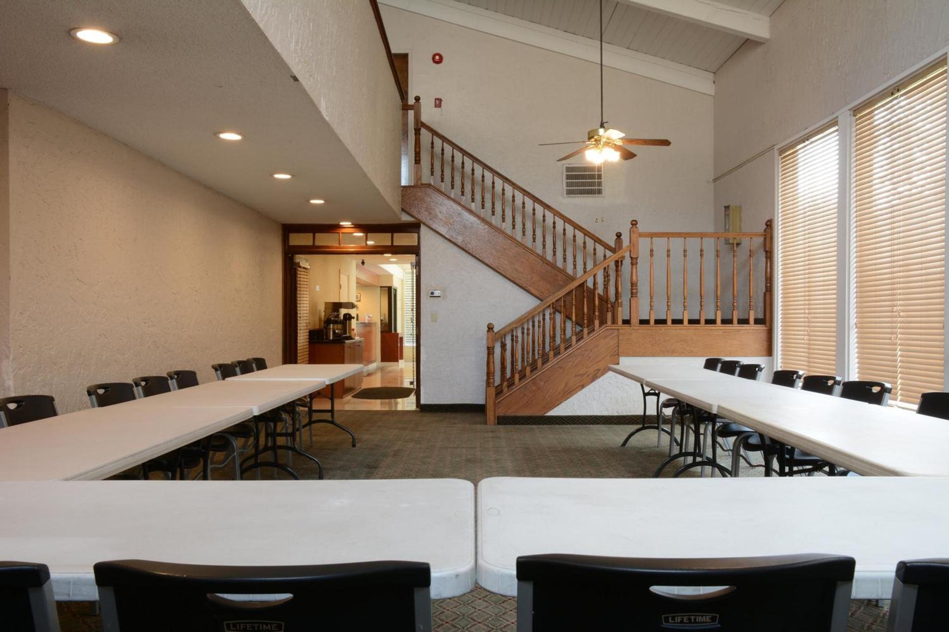 Red Roof Inn San Dimas - Fairplex photo 13