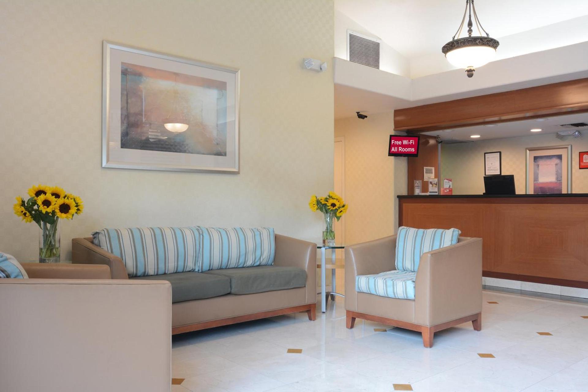 Red Roof Inn San Dimas - Fairplex photo 4