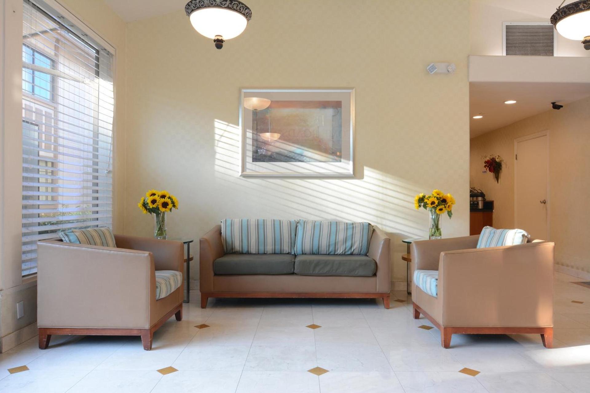Red Roof Inn San Dimas - Fairplex photo 5