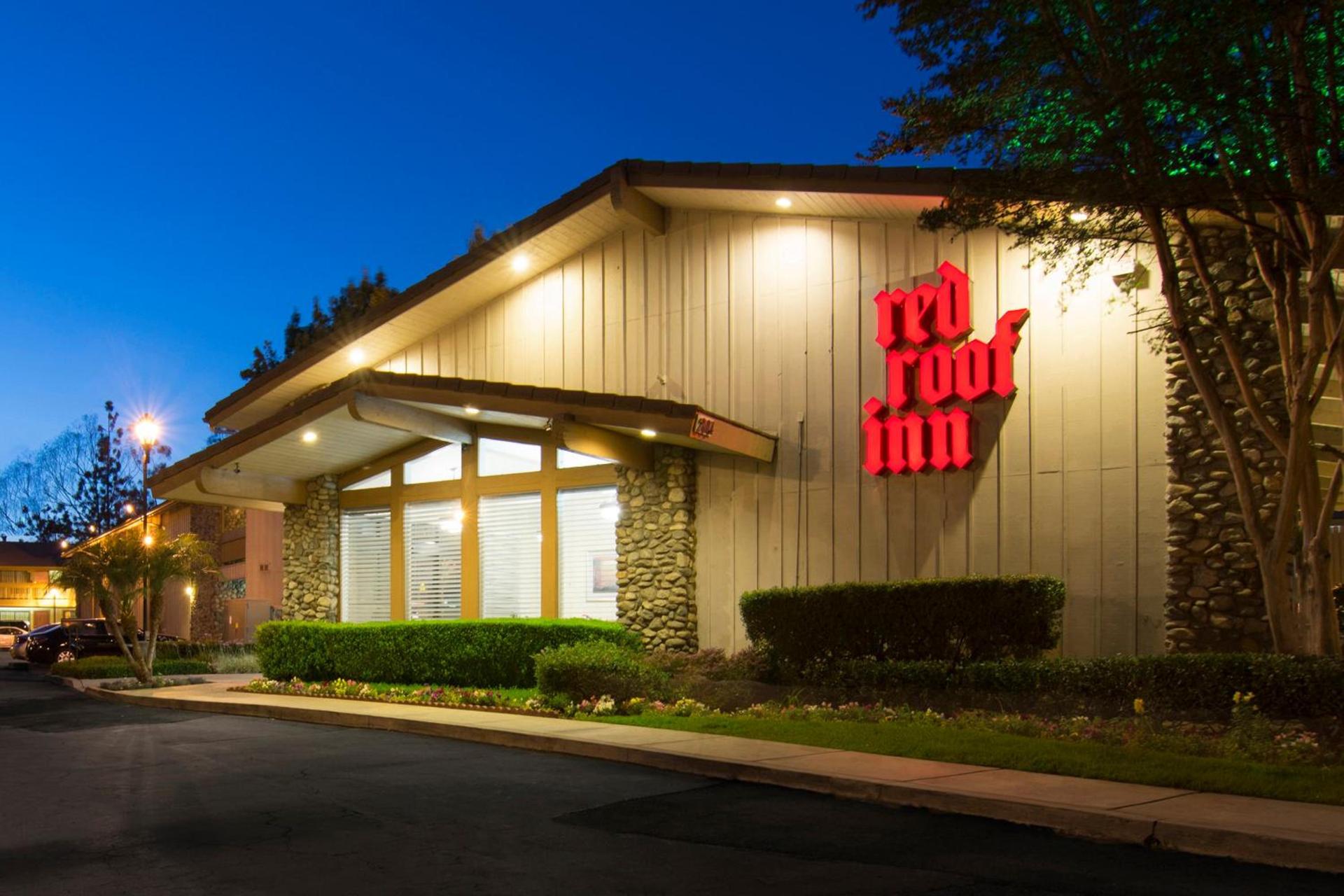 Red Roof Inn San Dimas - Fairplex photo 2
