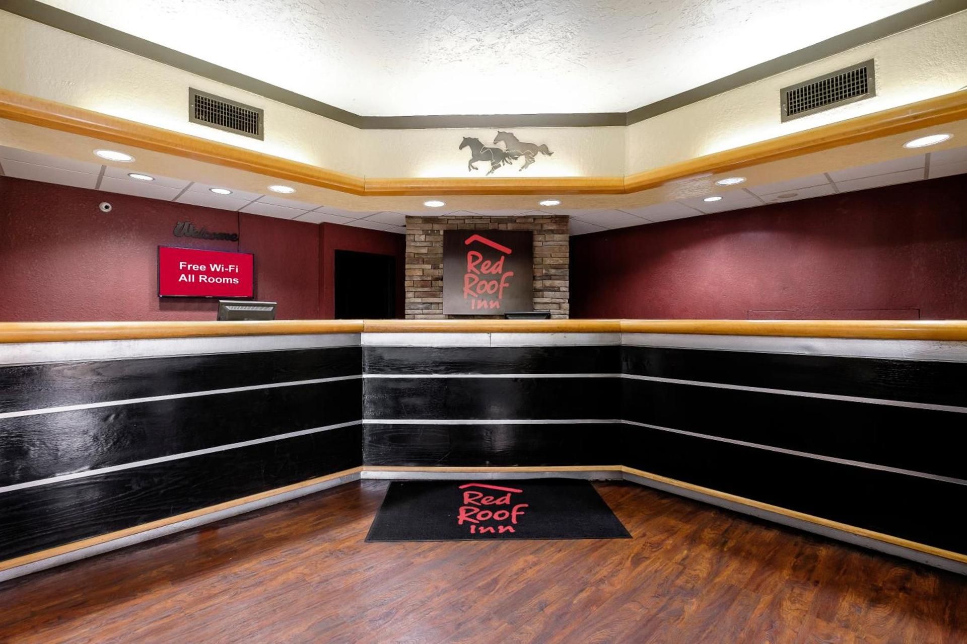 Red Roof Inn Hot Springs photo 10