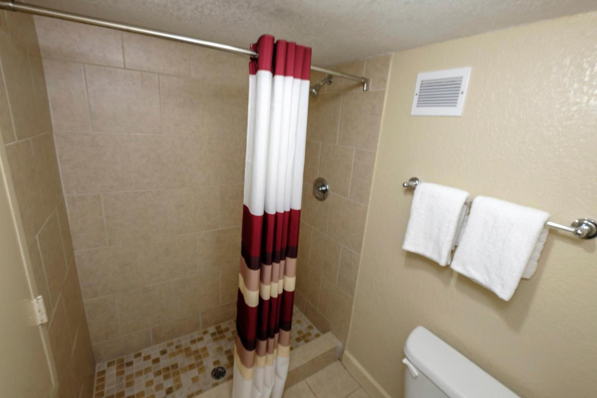 Red Roof Inn Hot Springs photo 30