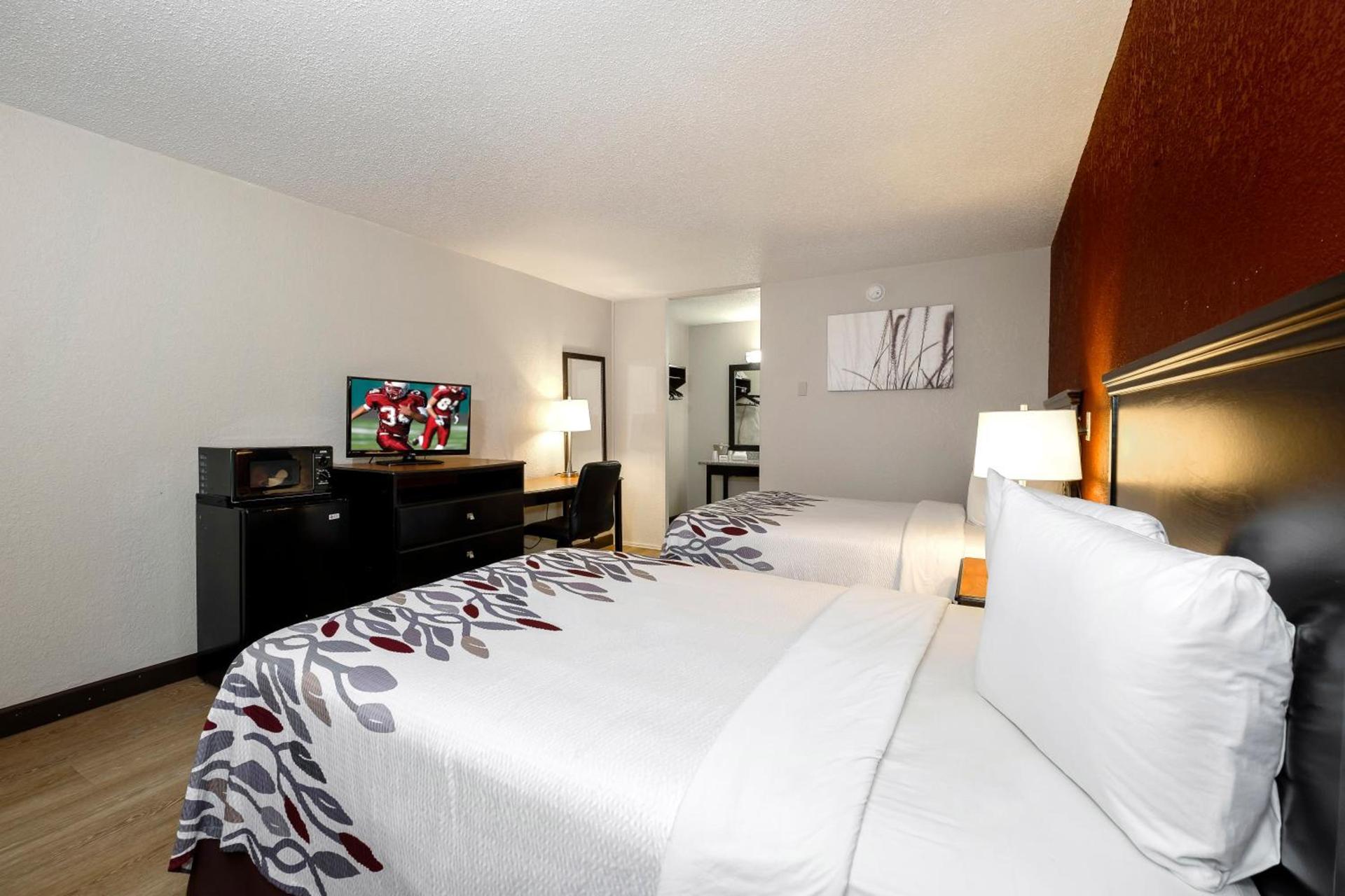 Red Roof Inn Hot Springs photo 18