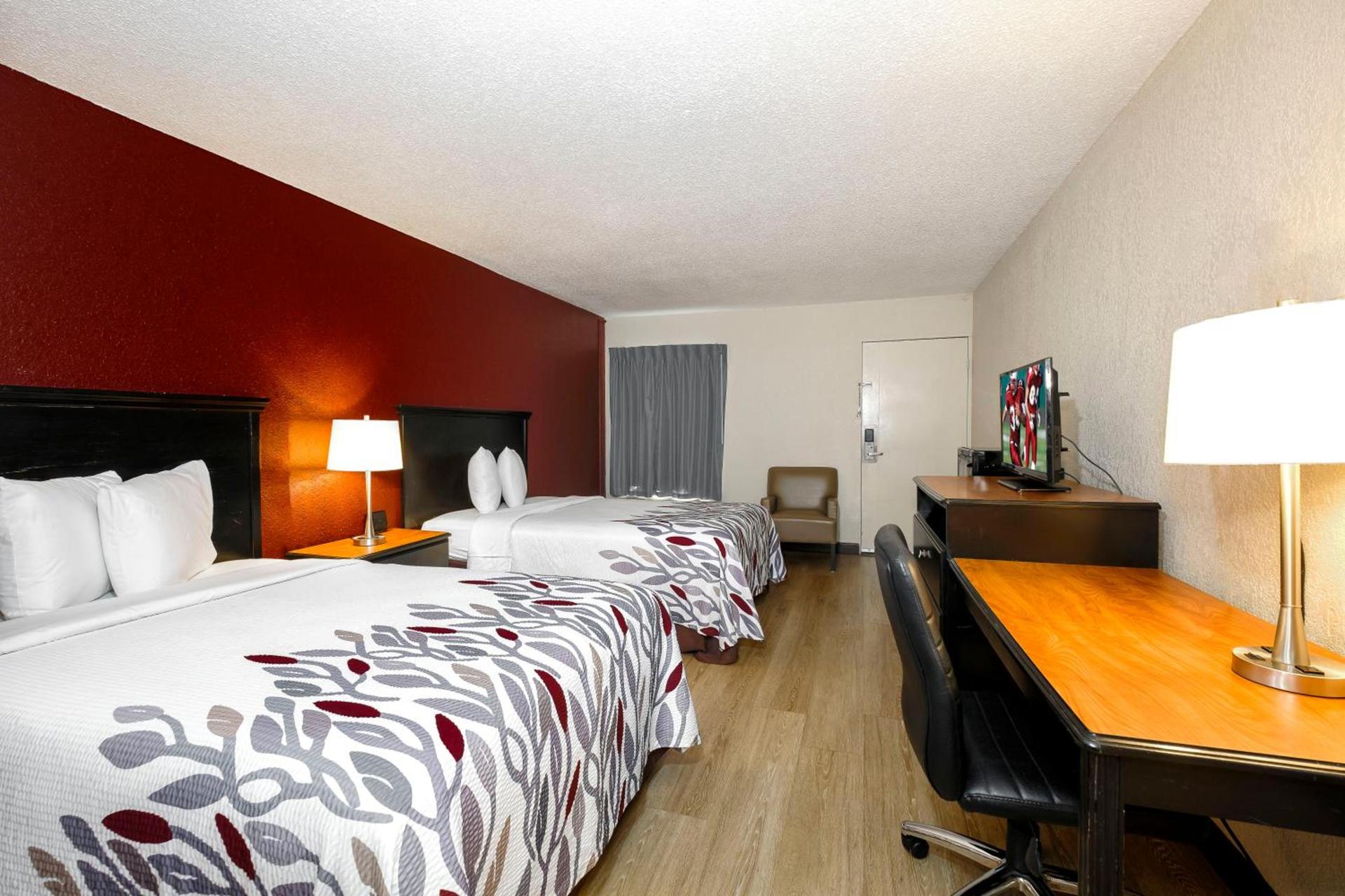 Red Roof Inn Hot Springs photo 19