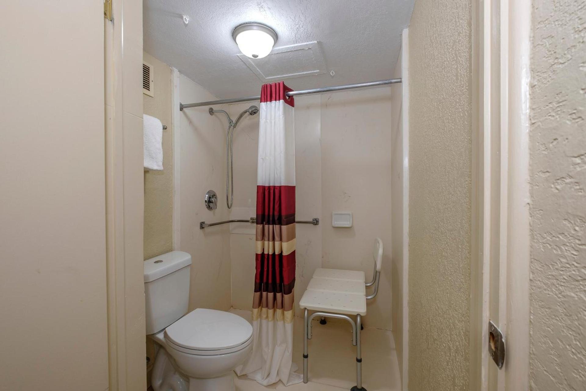 Red Roof Inn Hot Springs photo 32