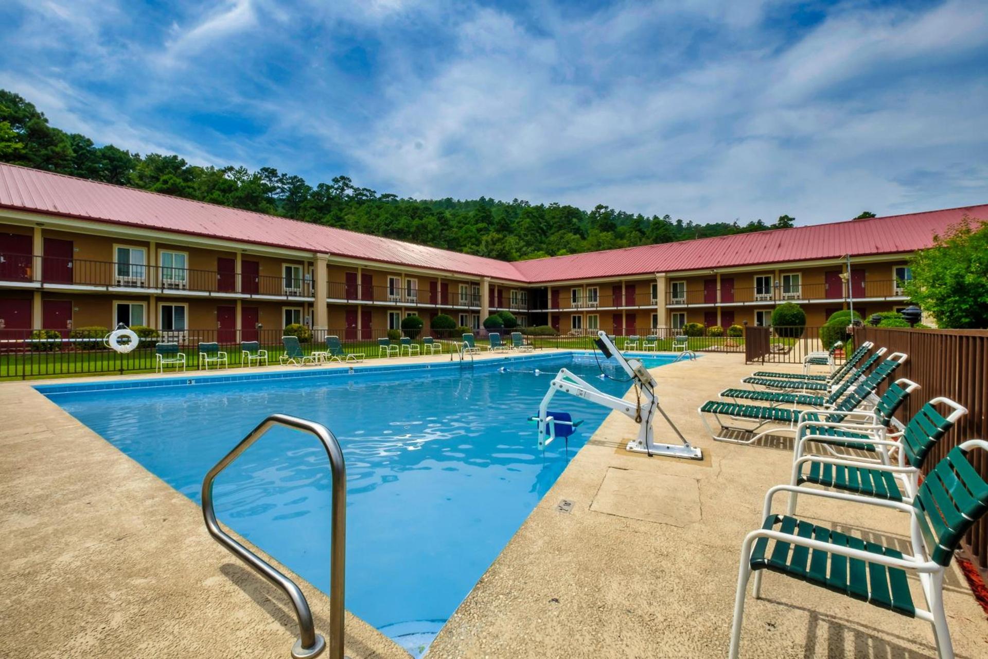 Red Roof Inn Hot Springs photo 4