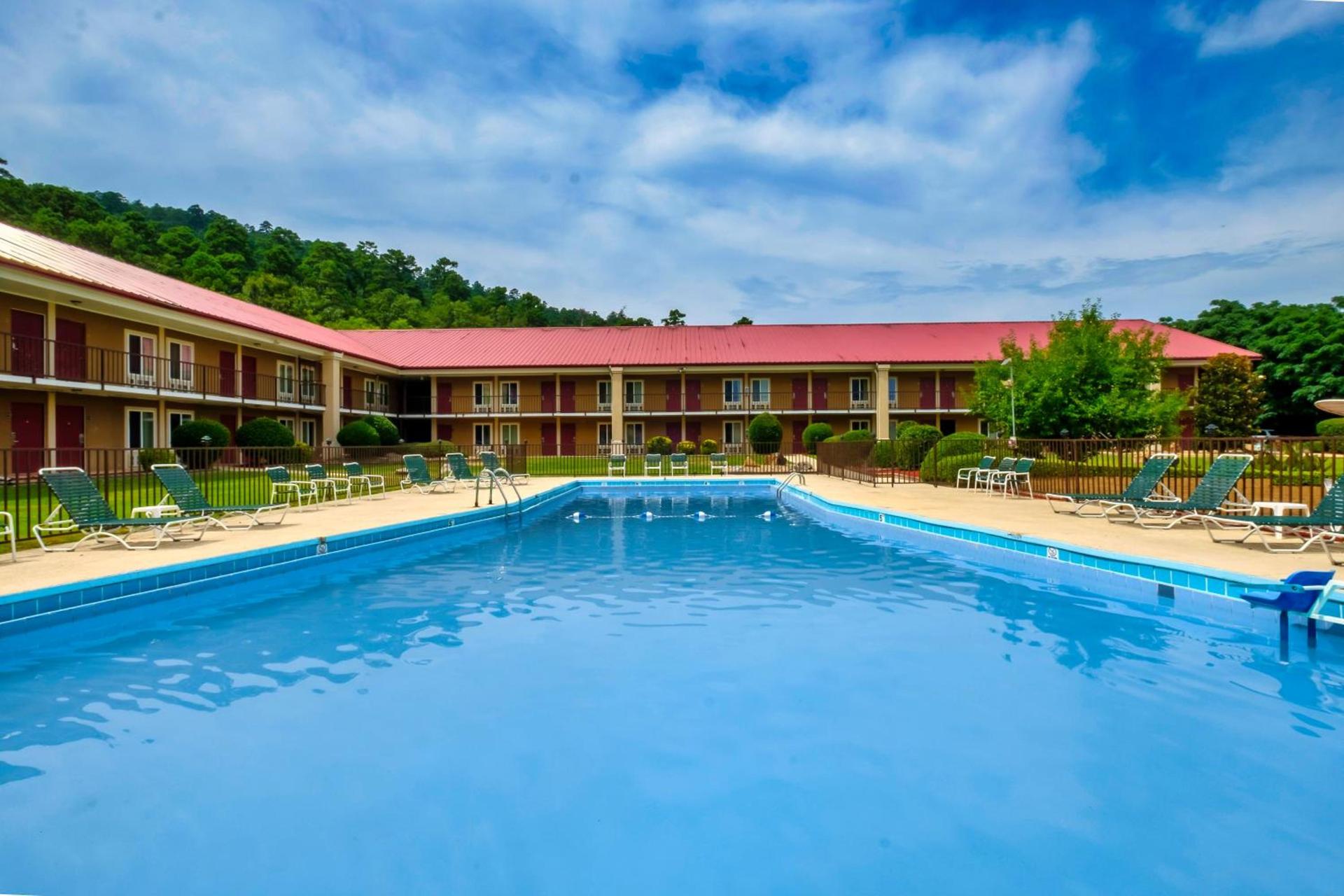 Red Roof Inn Hot Springs photo 3