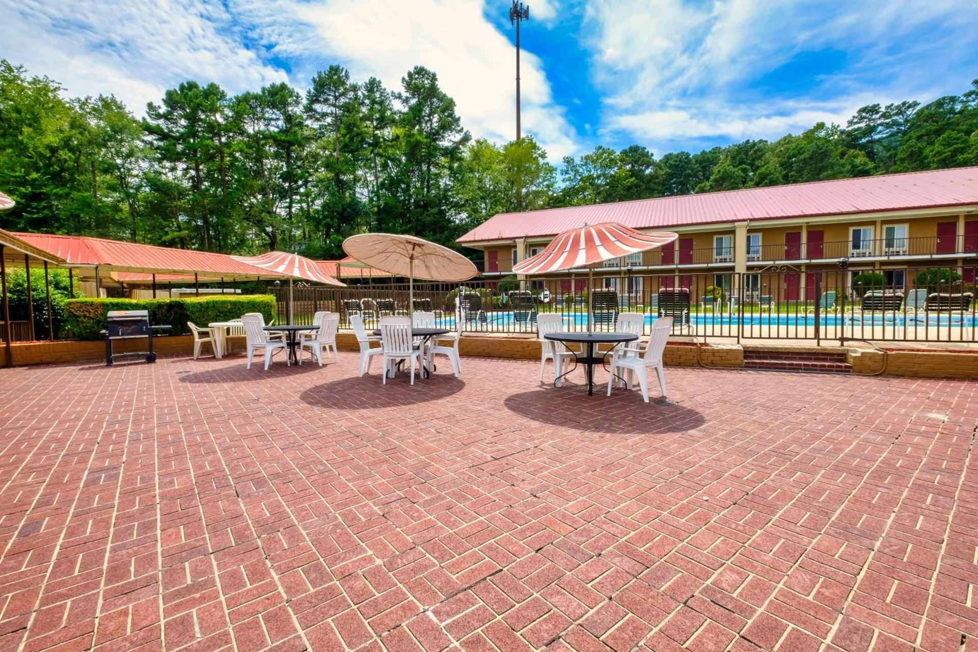 Red Roof Inn Hot Springs photo 6