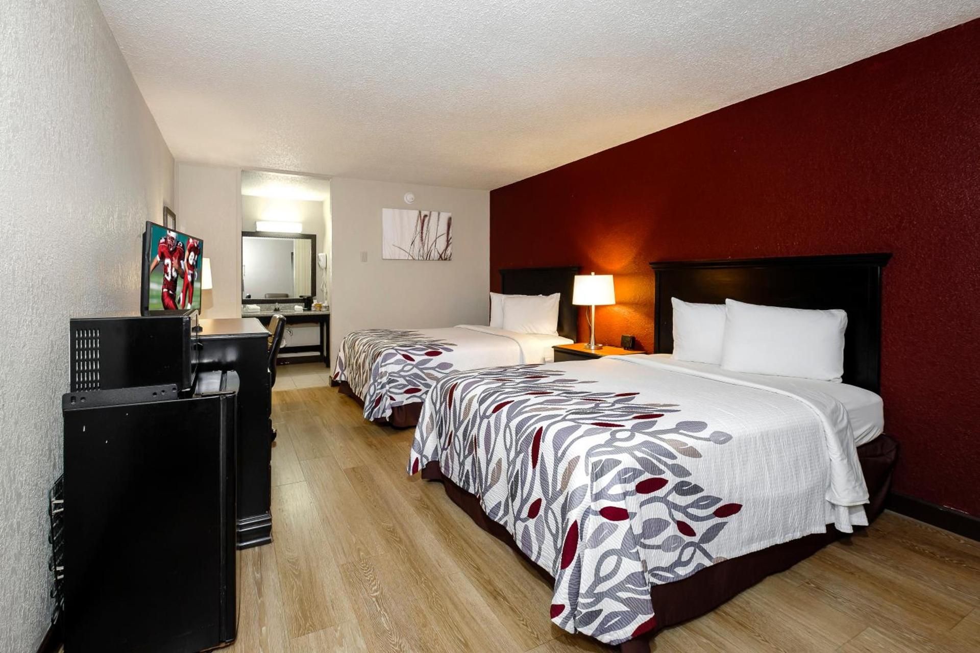 Red Roof Inn Hot Springs photo 20