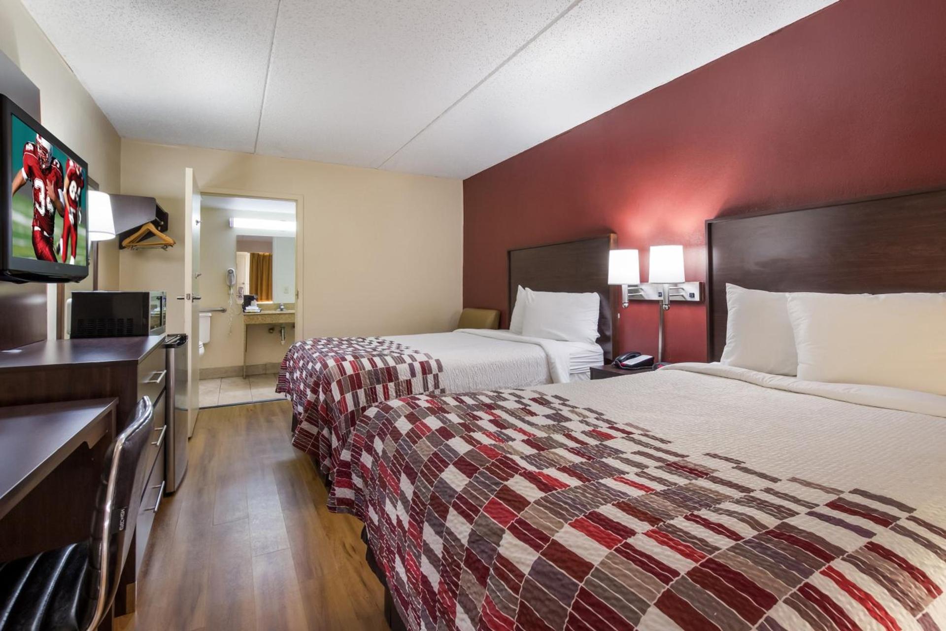 Red Roof Inn Shelbyville photo 28